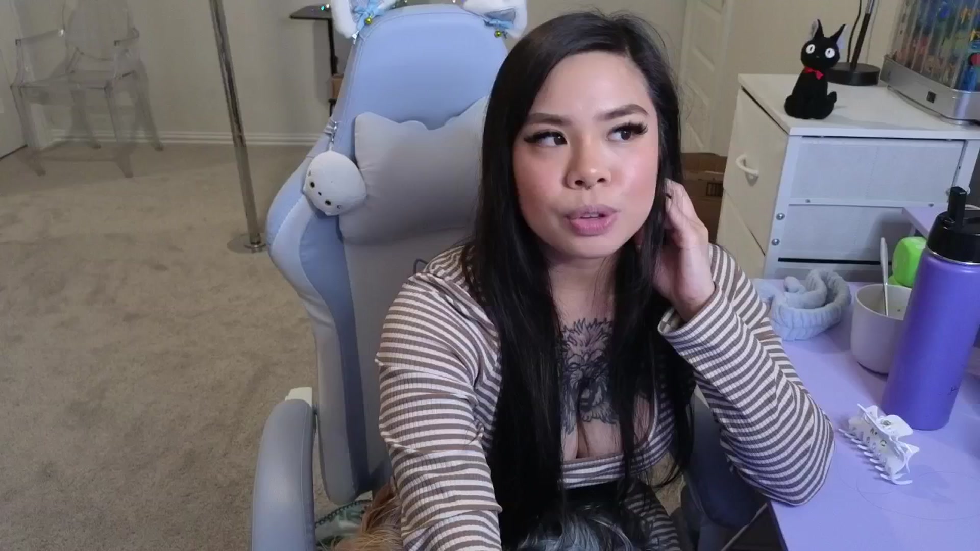 Gallery image thumbnail from dolllface's myfreecams stream on, 12/07/2025, 03:17 image 7 of 20