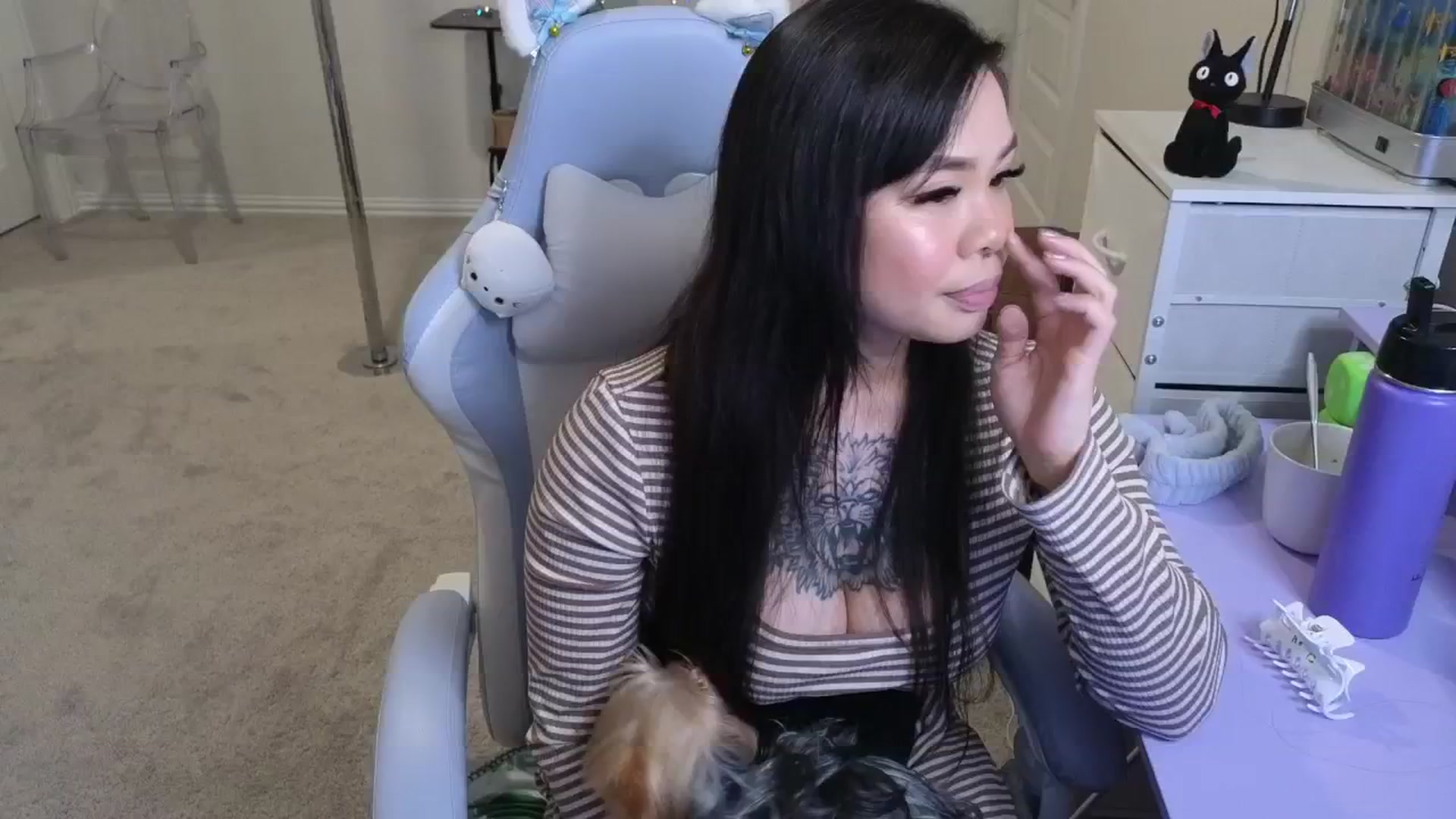 Gallery image thumbnail from dolllface's myfreecams stream on, 12/07/2025, 03:17 image 2 of 20