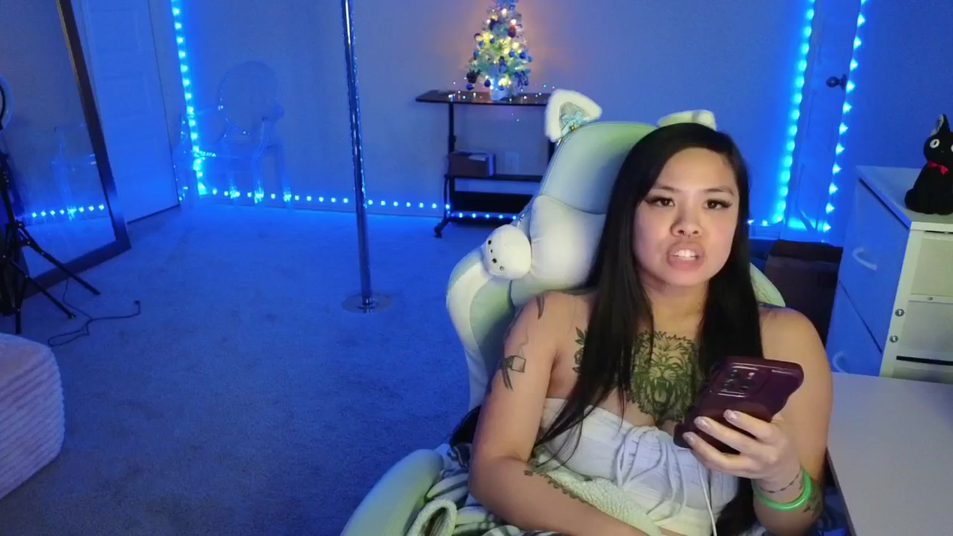 Gallery image thumbnail from dolllface's myfreecams stream on, 12/08/2025, 08:32 image 11 of 20