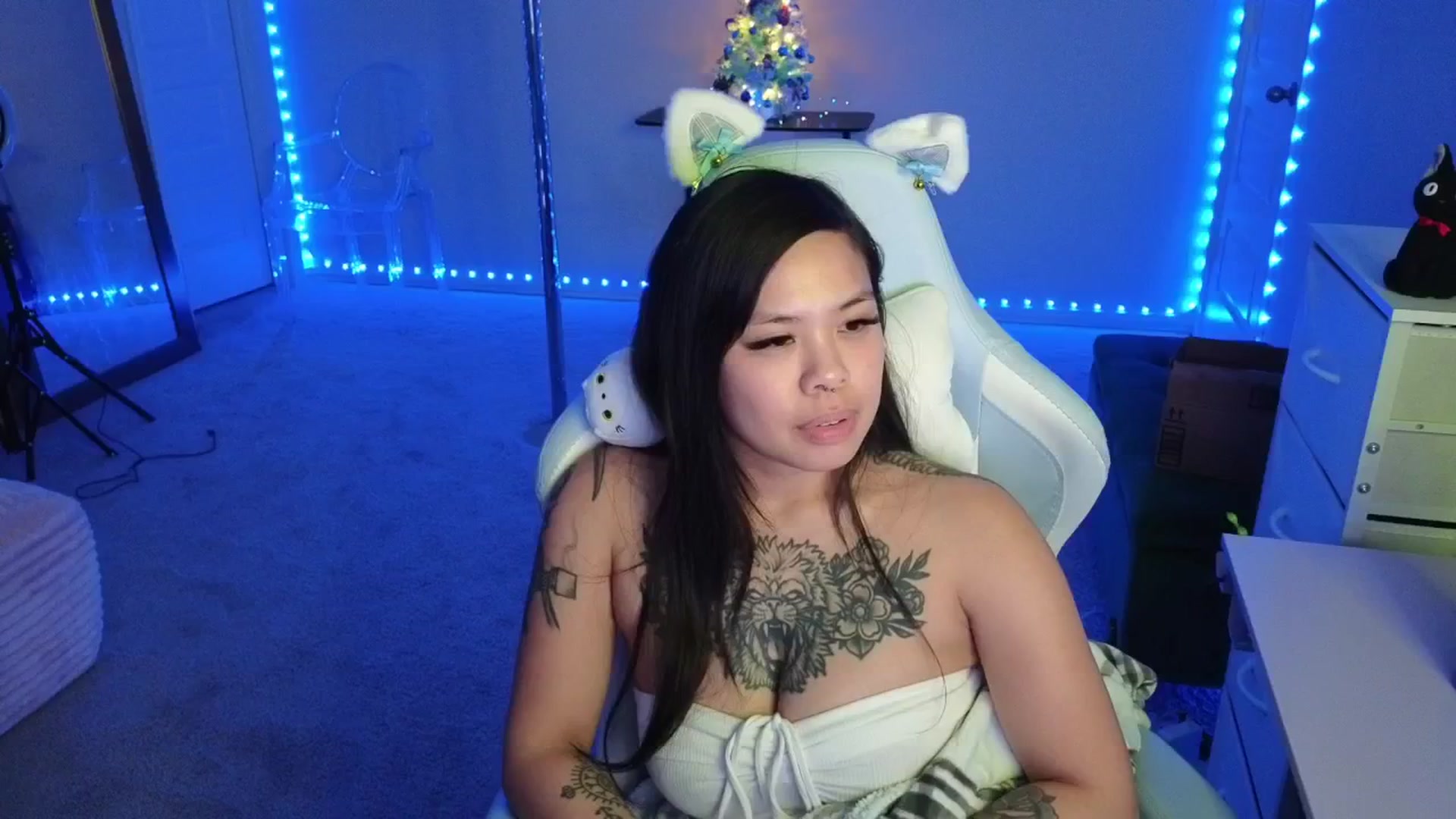 Gallery image thumbnail from dolllface's myfreecams stream on, 12/08/2025, 08:32 image 2 of 20