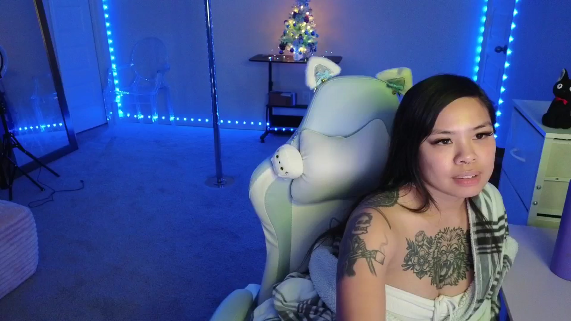 Gallery image thumbnail from dolllface's myfreecams stream on, 12/08/2025, 08:32 image 5 of 20