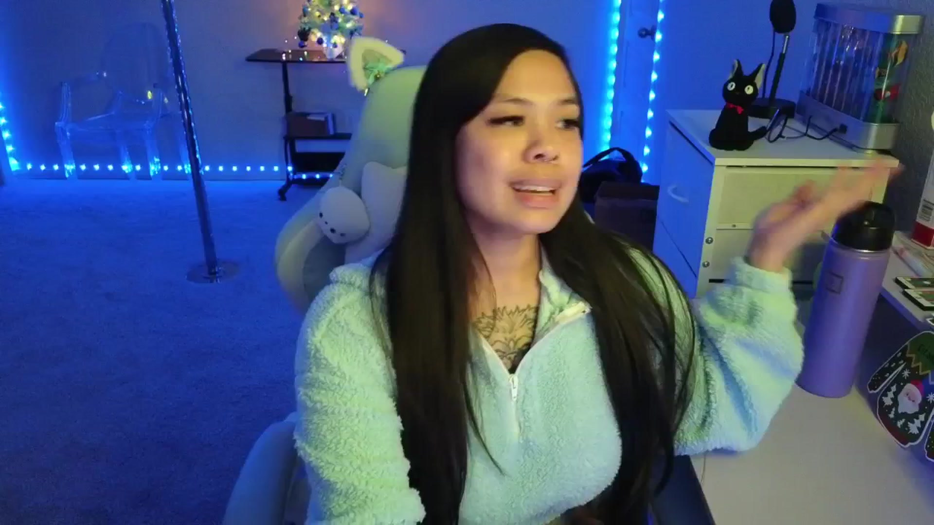 Gallery image thumbnail from dolllface's myfreecams stream on, 12/09/2025, 05:41 image 5 of 20