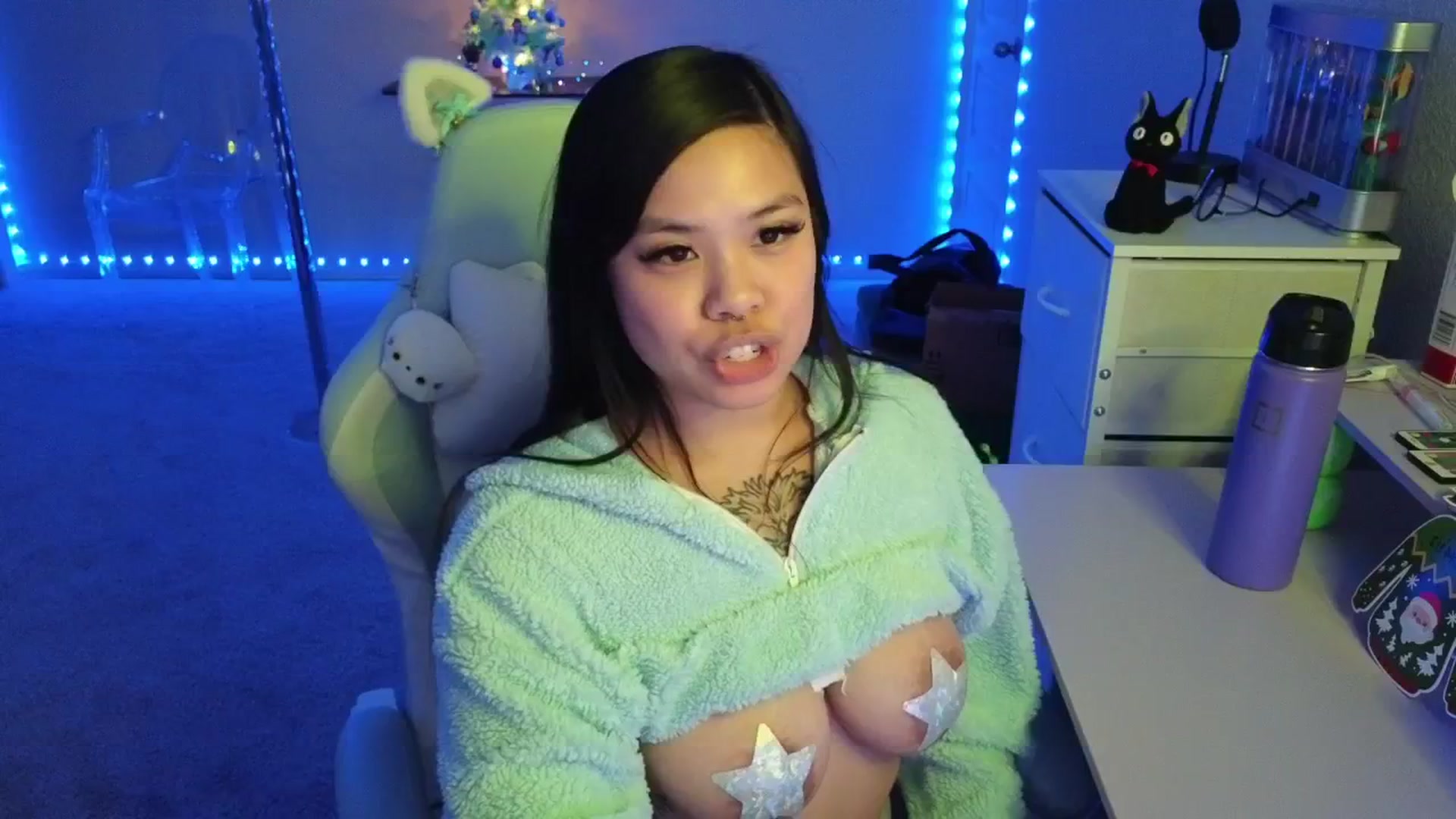 Gallery image thumbnail from dolllface's myfreecams stream on, 12/09/2025, 05:41 image 14 of 20