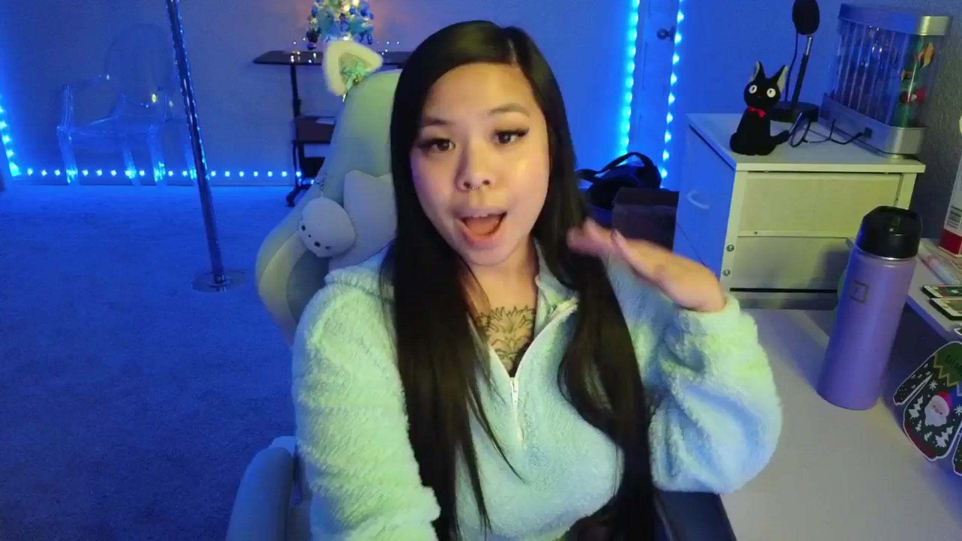 Gallery image thumbnail from dolllface's myfreecams stream on, 12/09/2025, 05:41 image 4 of 20