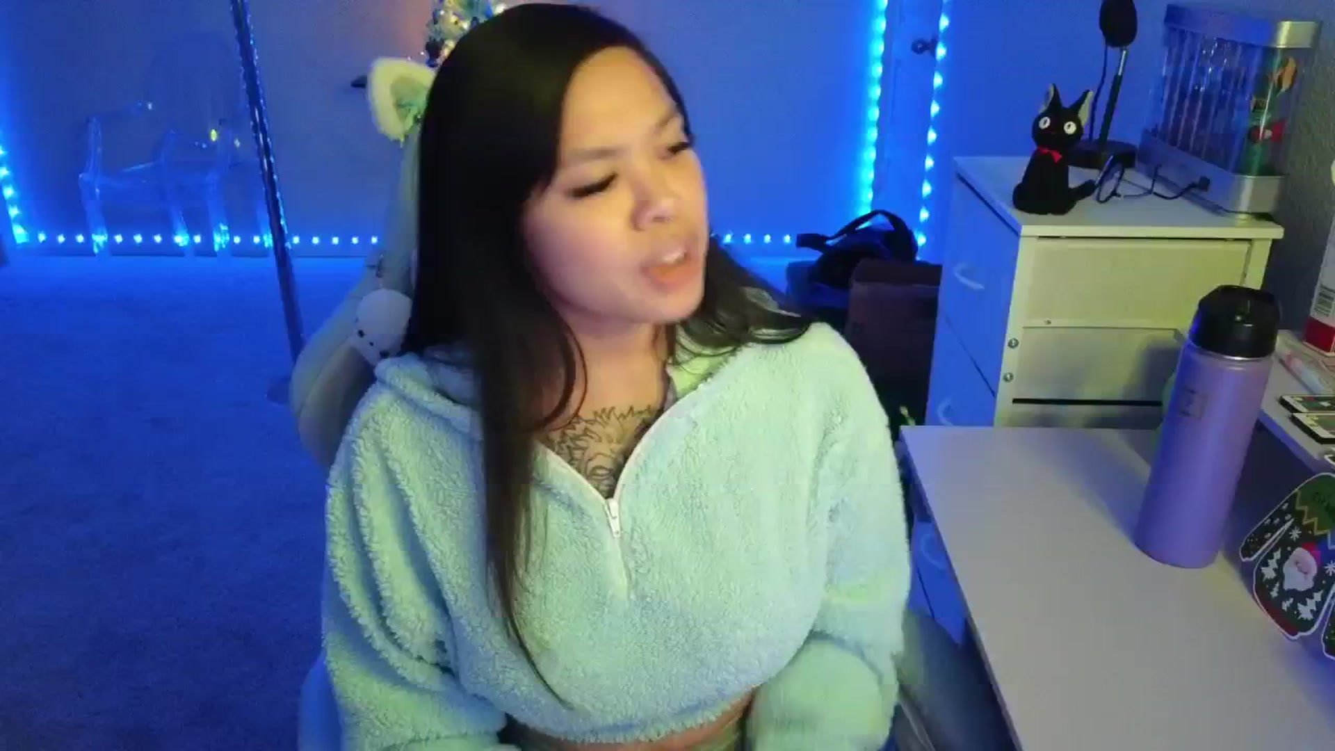 Gallery image thumbnail from dolllface's myfreecams stream on, 12/09/2025, 05:41 image 3 of 20