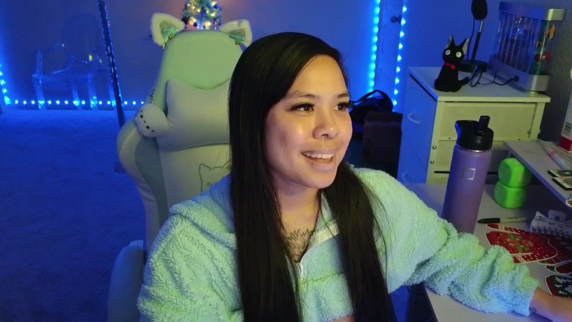 Gallery image thumbnail from dolllface's myfreecams stream on, 12/09/2025, 07:57 image 5 of 20