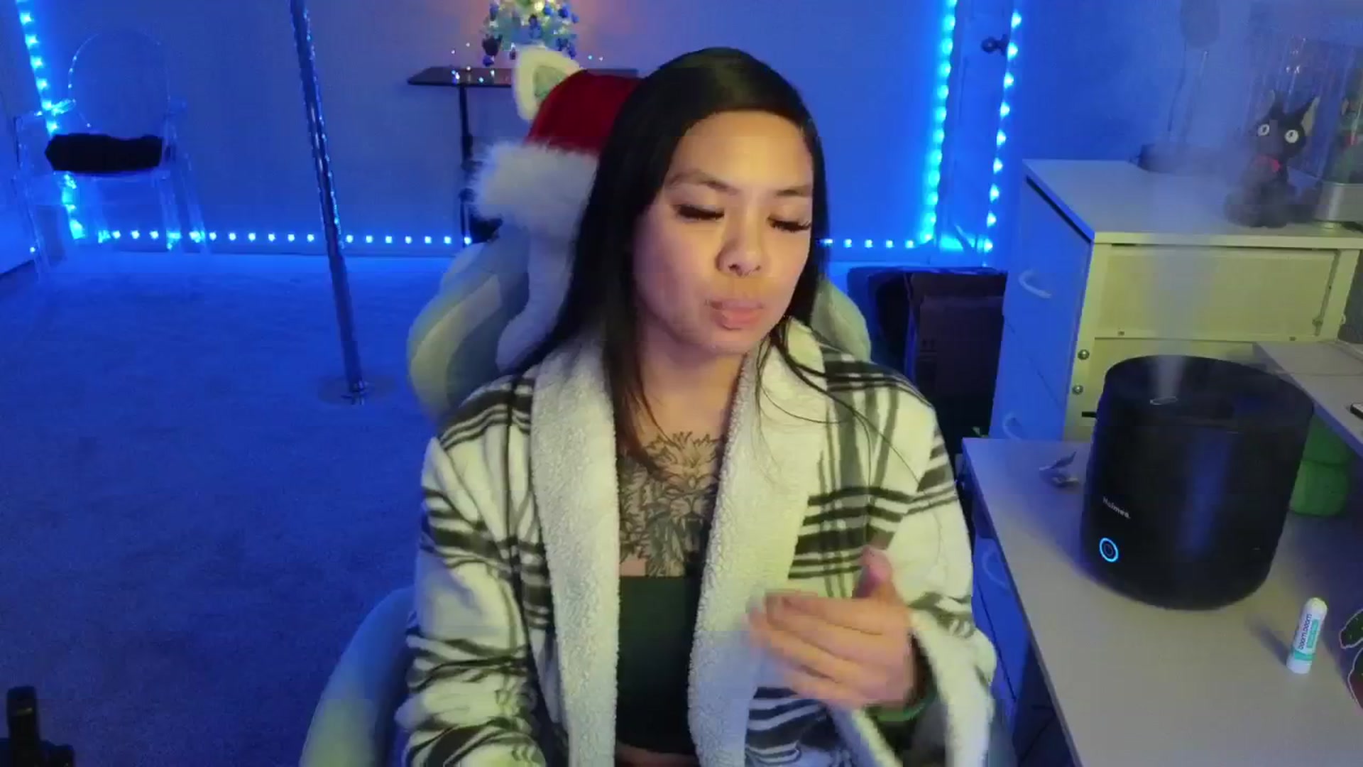Gallery image thumbnail from dolllface's myfreecams stream on, 12/12/2025, 08:19 image 7 of 20