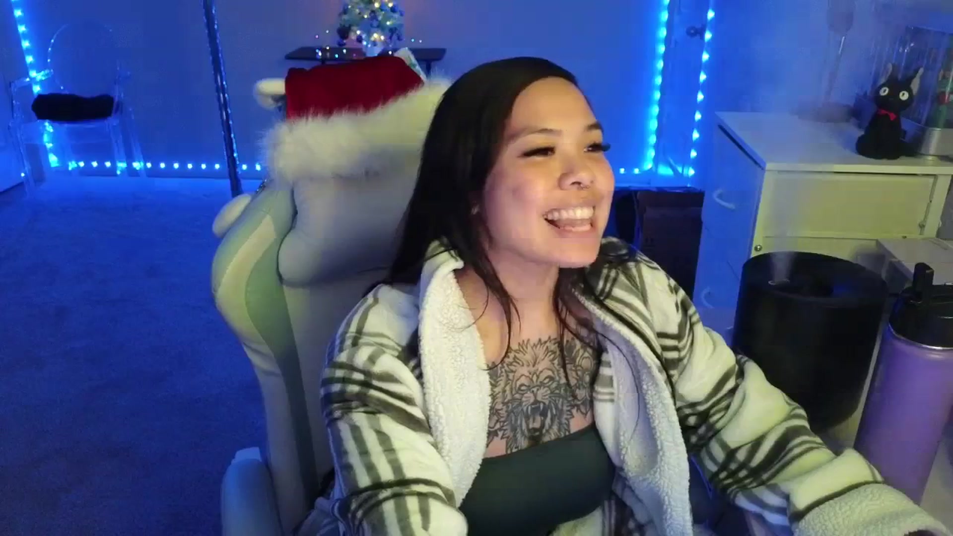Gallery image thumbnail from dolllface's myfreecams stream on, 12/12/2025, 08:19 image 19 of 20