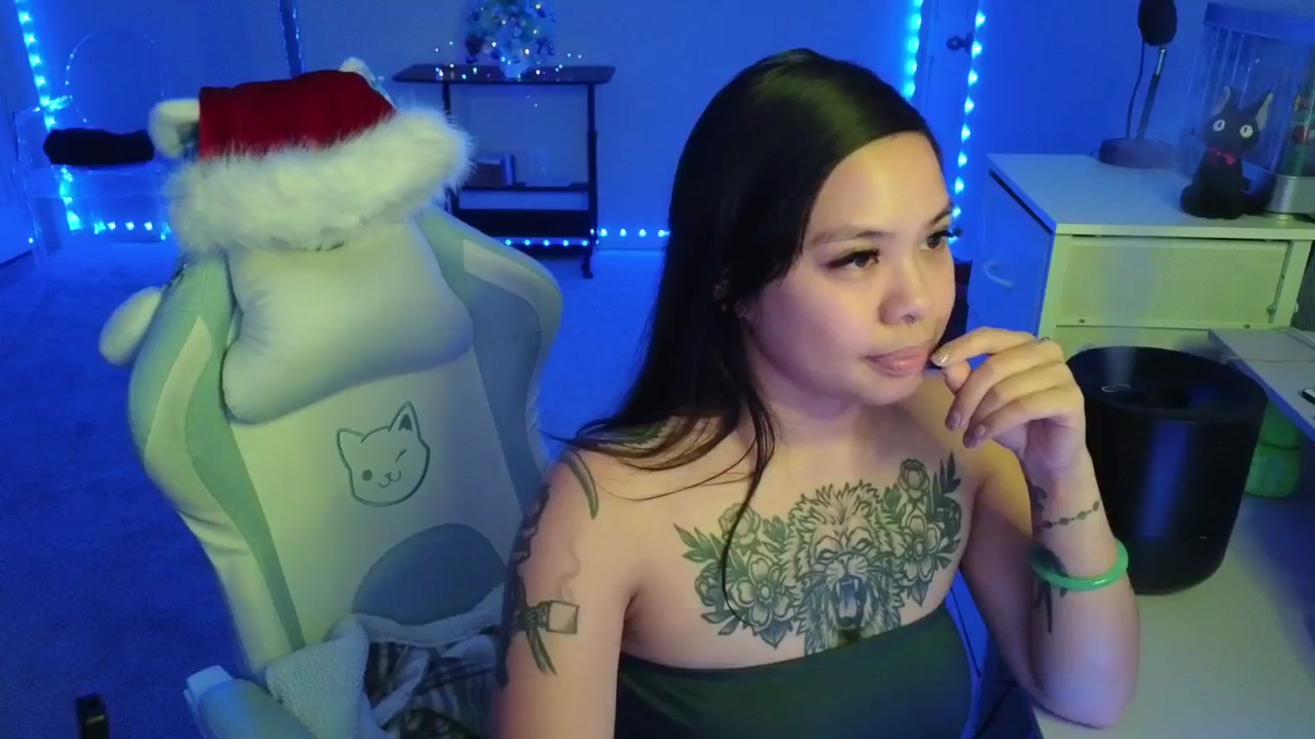 Gallery image thumbnail from dolllface's myfreecams stream on, 12/12/2025, 08:19 image 14 of 20