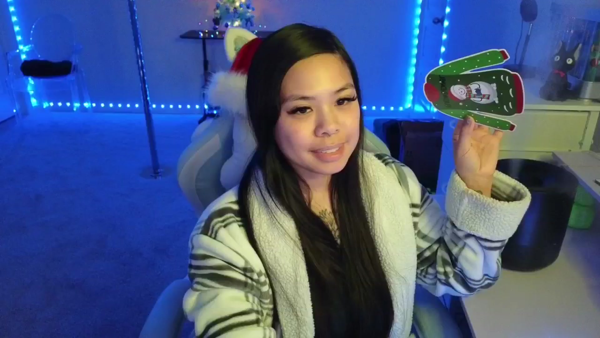 Gallery image thumbnail from dolllface's myfreecams stream on, 12/12/2025, 08:19 image 2 of 20