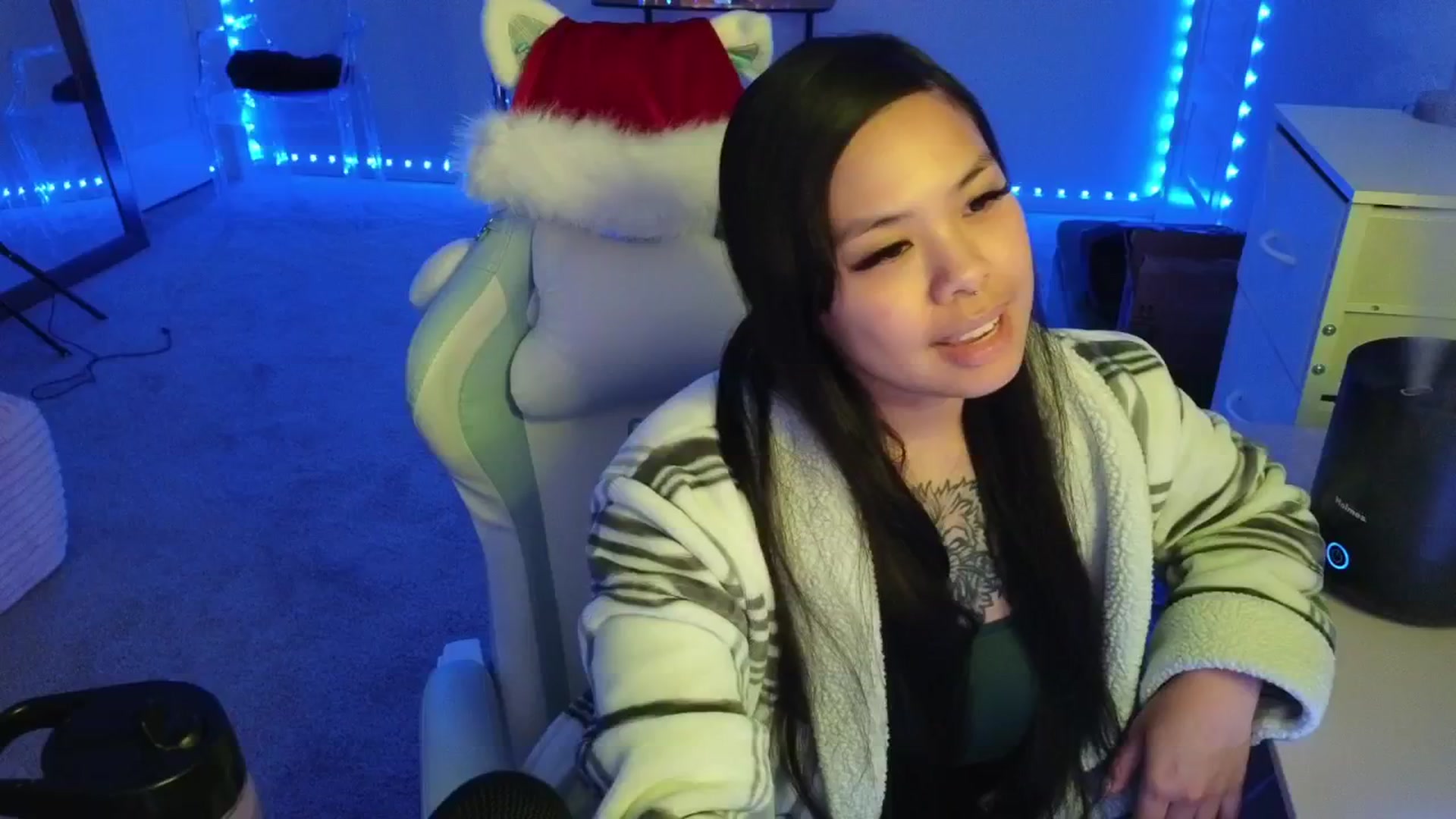 Gallery image thumbnail from dolllface's myfreecams stream on, 12/12/2025, 08:19 image 1 of 20