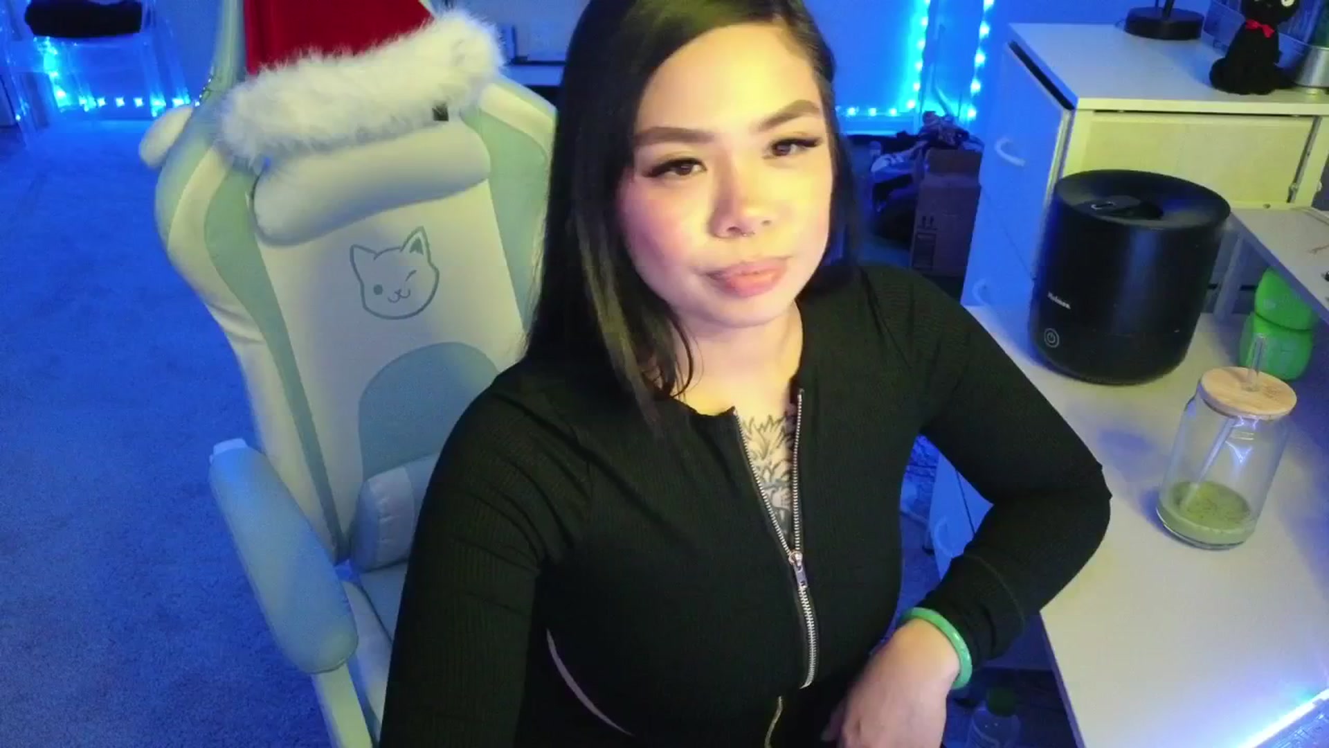 Gallery image thumbnail from dolllface's myfreecams stream on, 12/14/2025, 03:17 image 14 of 20