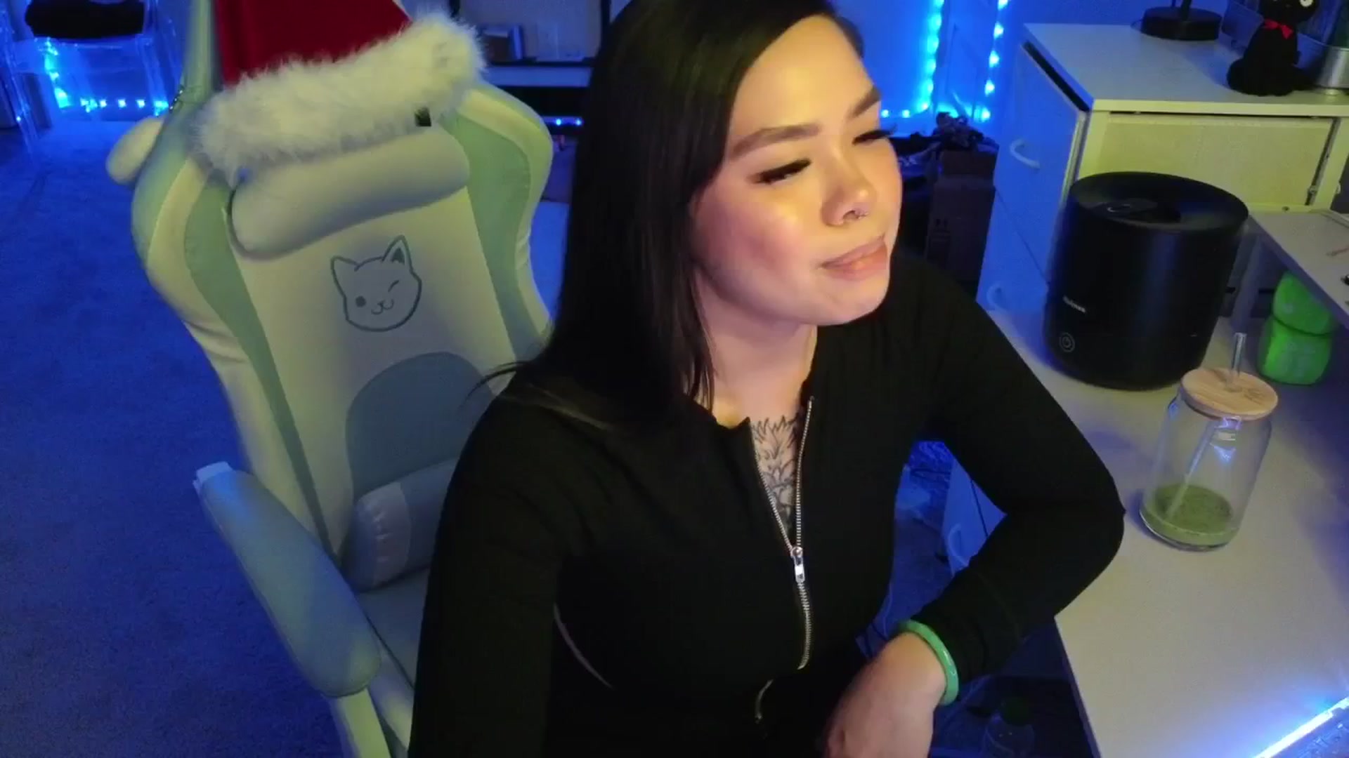 Gallery image thumbnail from dolllface's myfreecams stream on, 12/14/2025, 03:17 image 16 of 20