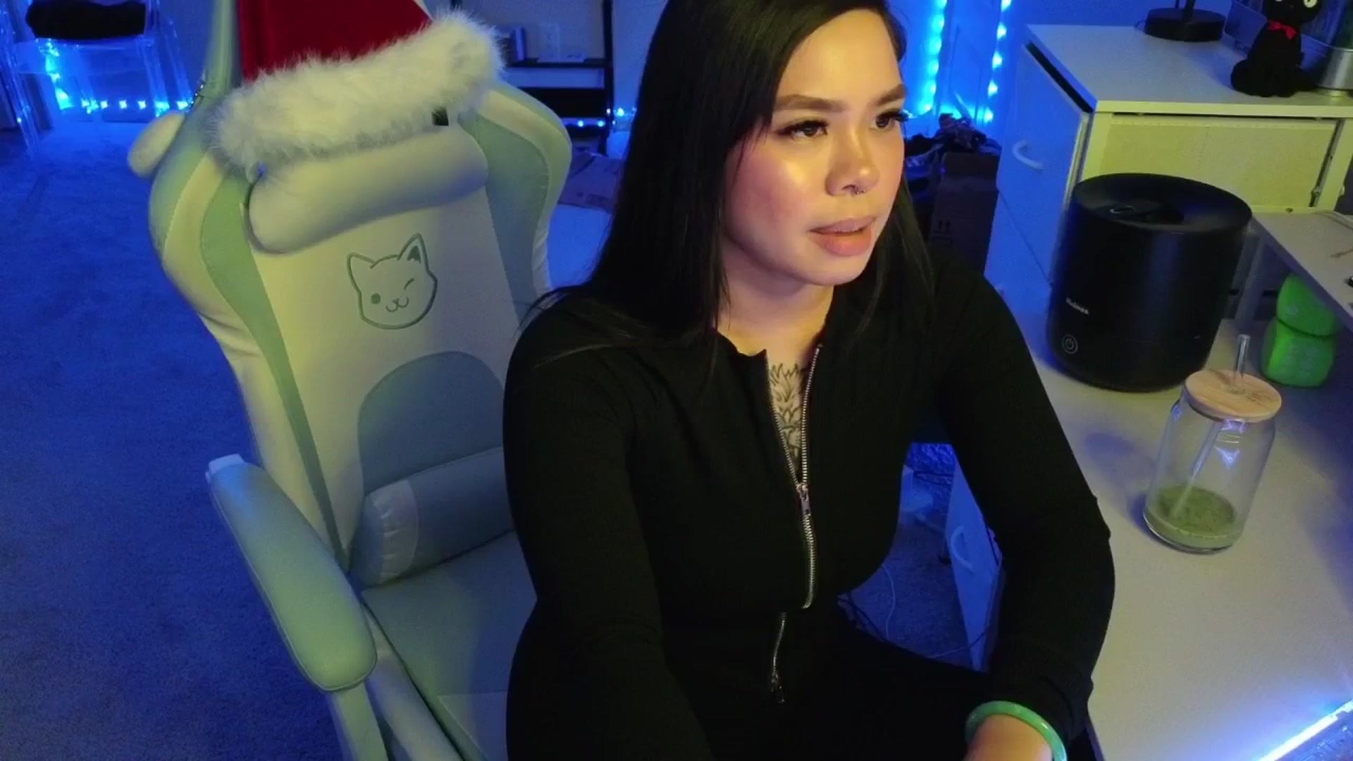 Gallery image thumbnail from dolllface's myfreecams stream on, 12/14/2025, 03:17 image 18 of 20