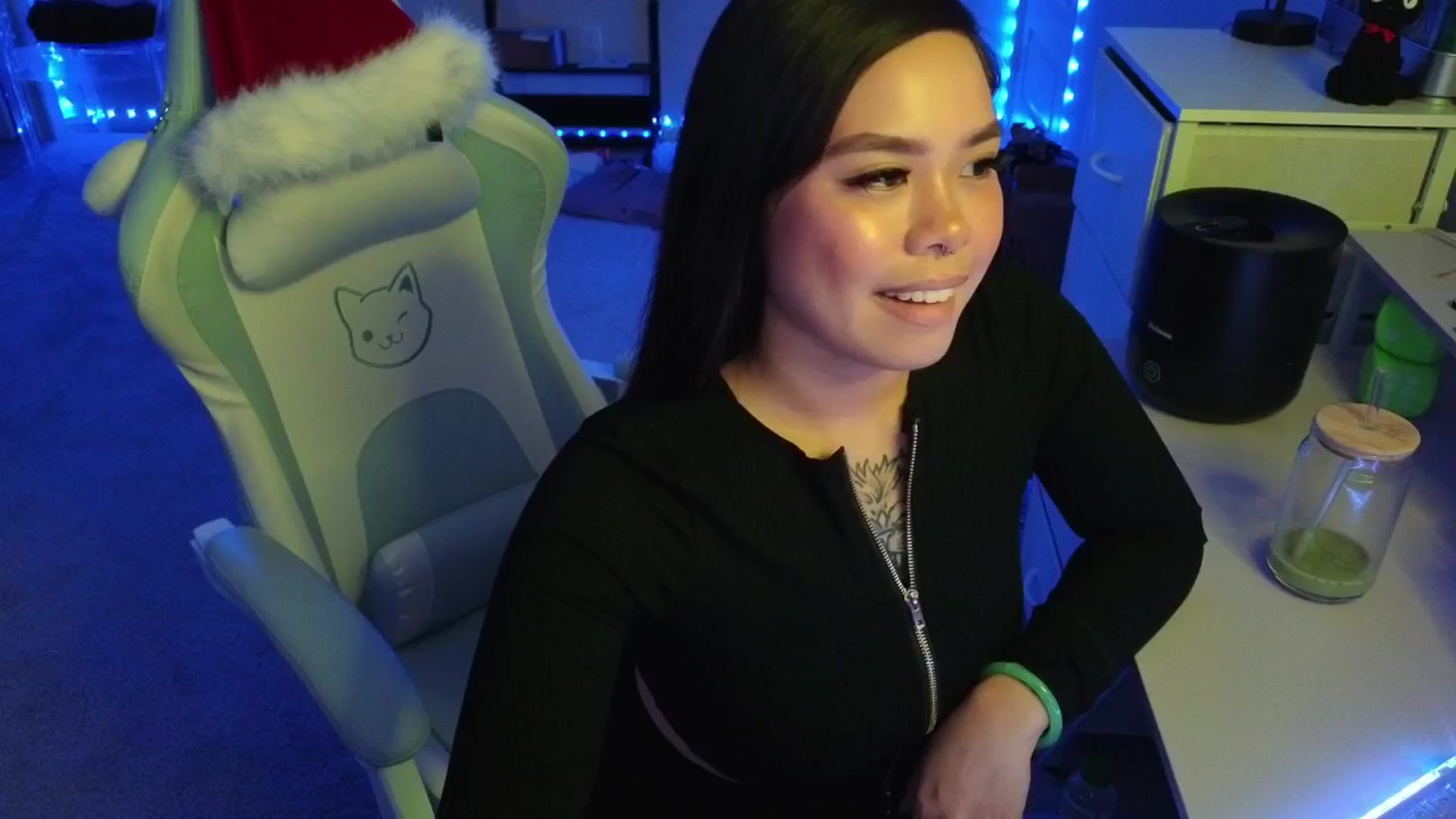Gallery image thumbnail from dolllface's myfreecams stream on, 12/14/2025, 03:17 image 12 of 20