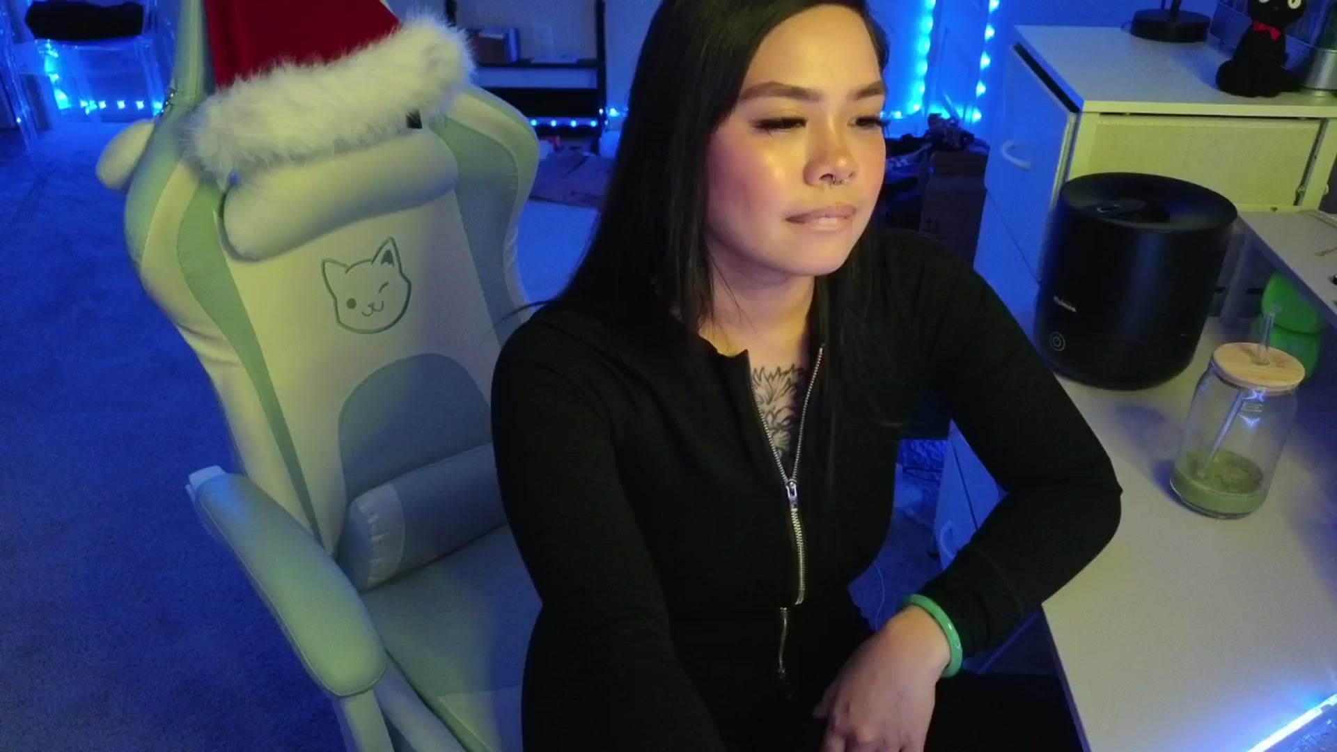 Gallery image thumbnail from dolllface's myfreecams stream on, 12/14/2025, 03:17 image 9 of 20