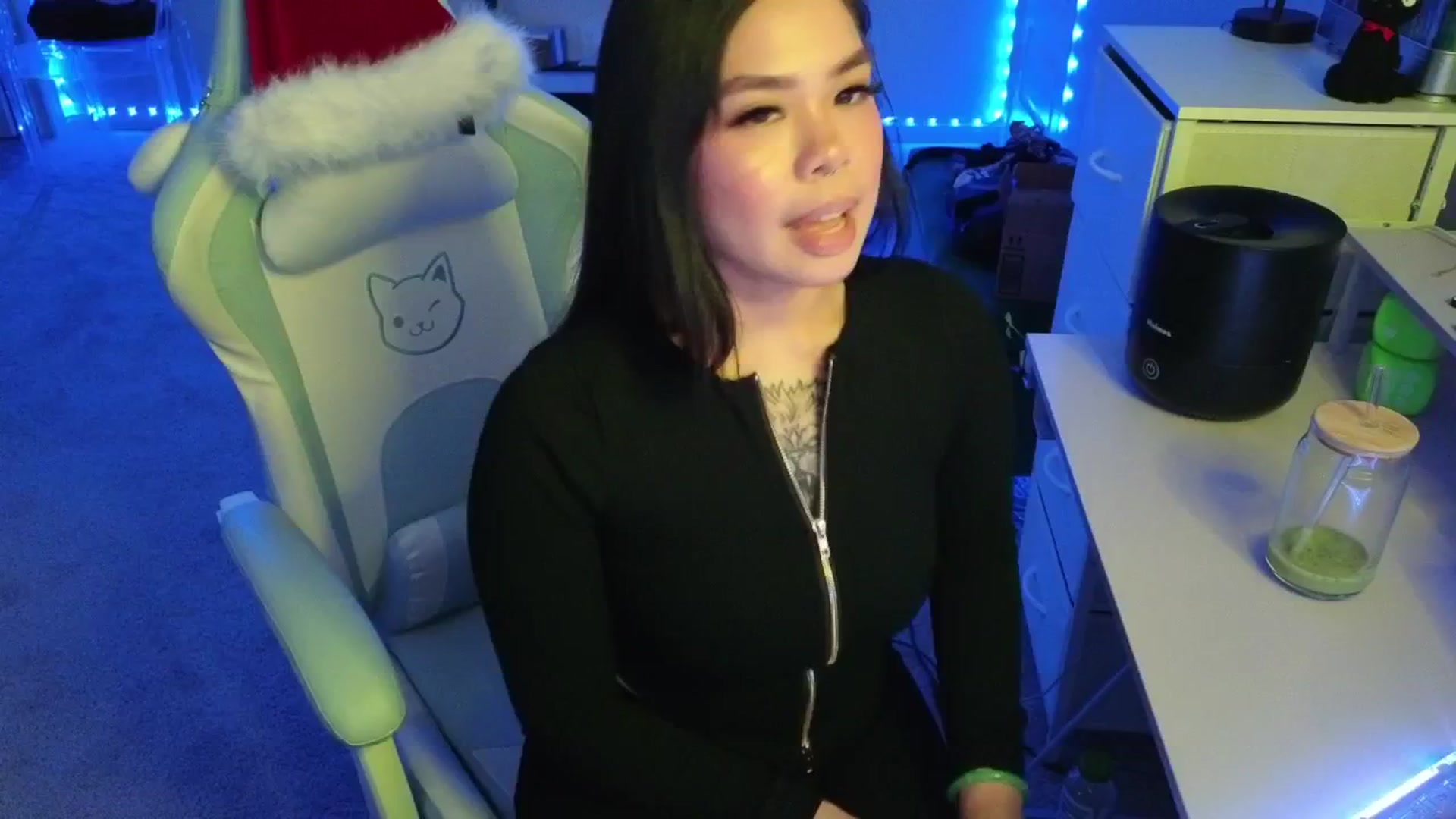 Gallery image thumbnail from dolllface's myfreecams stream on, 12/14/2025, 03:17 image 15 of 20