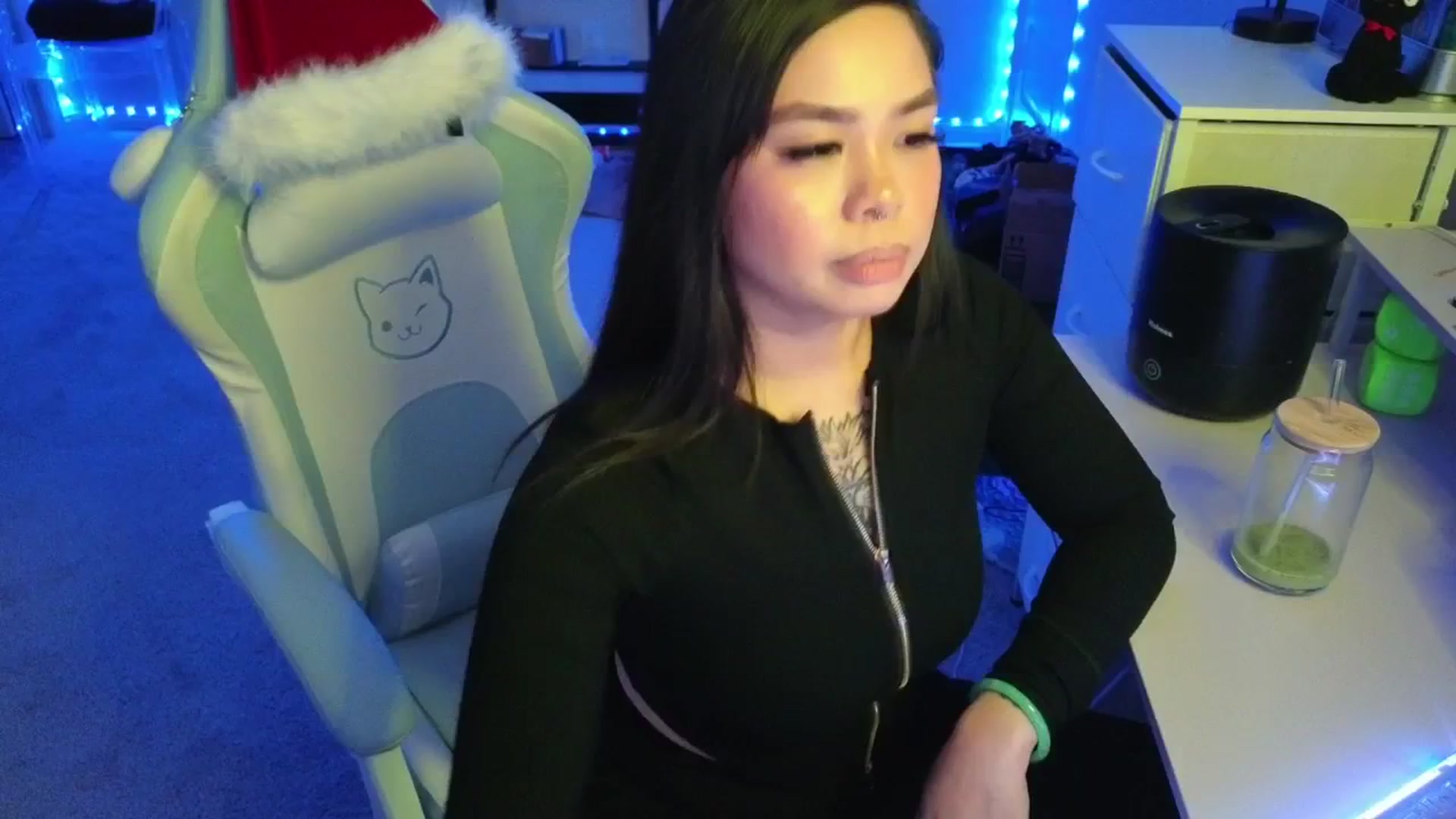 Gallery image thumbnail from dolllface's myfreecams stream on, 12/14/2025, 03:17 image 17 of 20