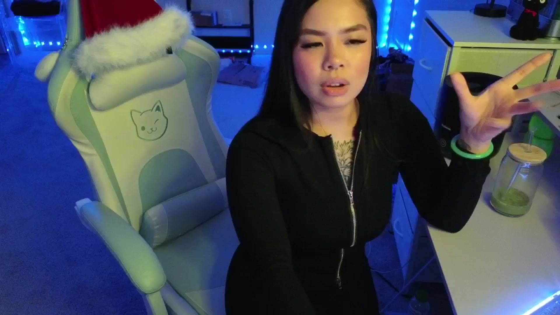 Gallery image thumbnail from dolllface's myfreecams stream on, 12/14/2025, 03:17 image 8 of 20