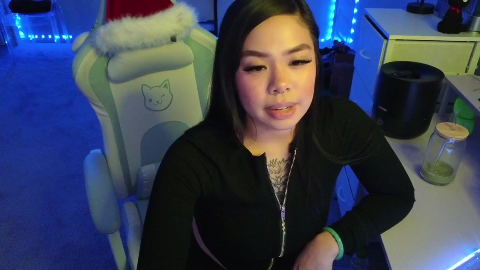 Gallery image thumbnail from dolllface's myfreecams stream on, 12/14/2025, 03:17 image 6 of 20