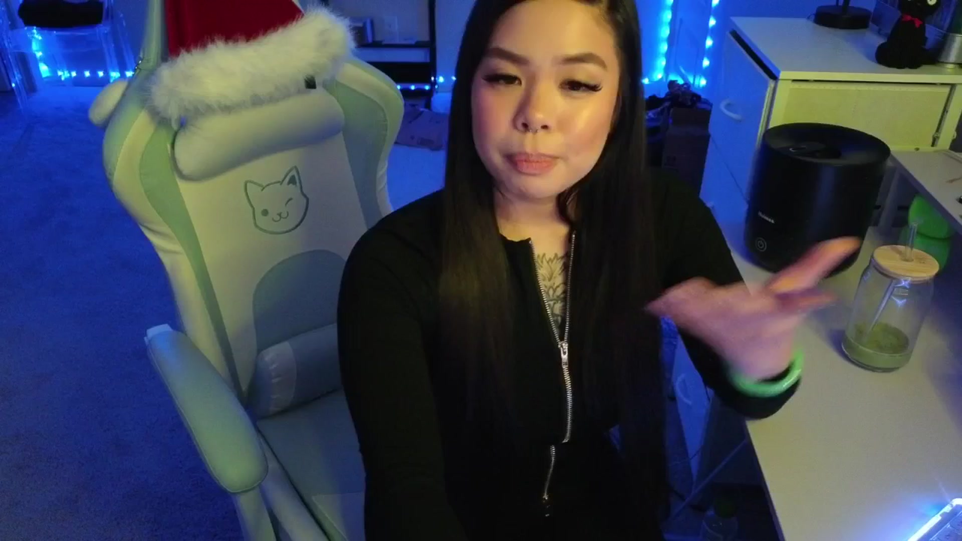 Gallery image thumbnail from dolllface's myfreecams stream on, 12/14/2025, 03:17 image 3 of 20