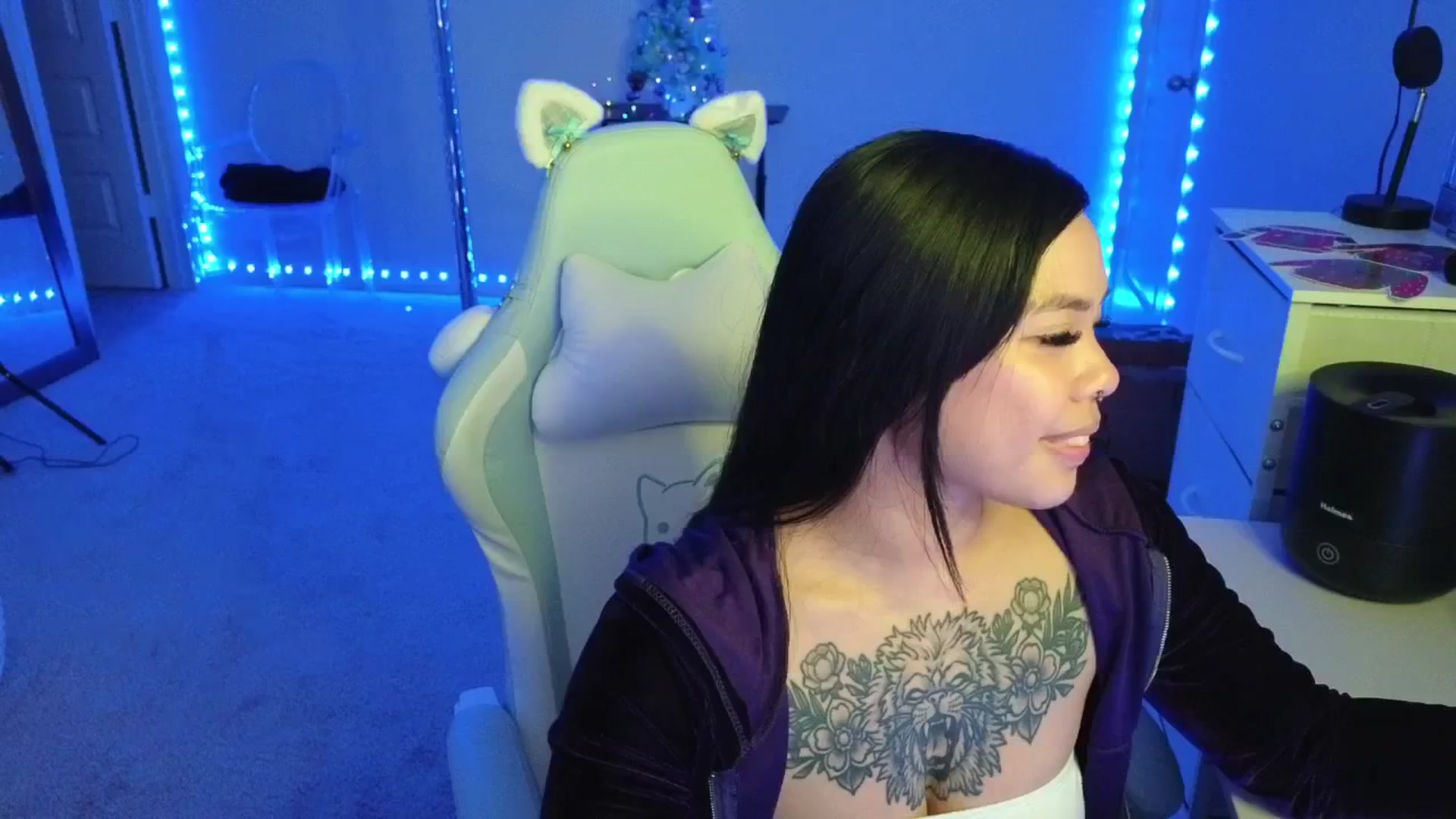 Gallery image thumbnail from dolllface's myfreecams stream on, 12/15/2025, 10:56 image 15 of 20