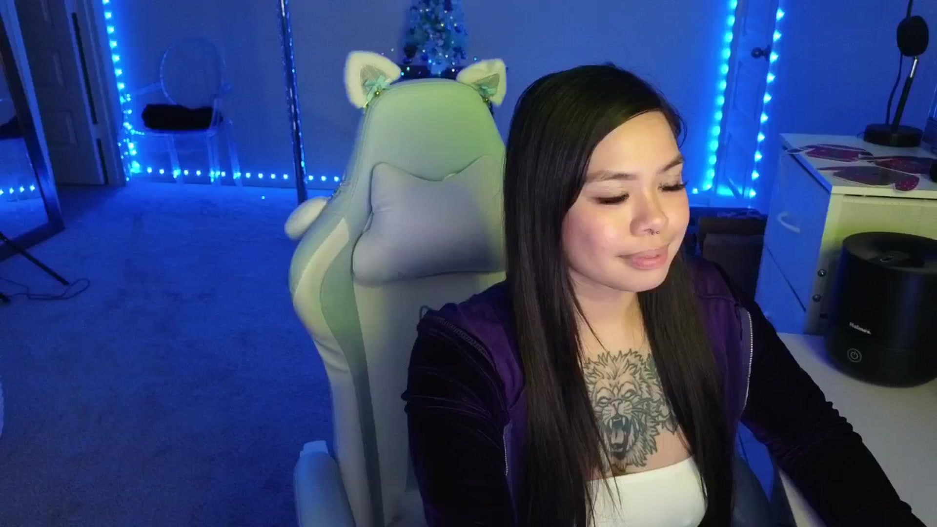 Gallery image thumbnail from dolllface's myfreecams stream on, 12/15/2025, 10:56 image 16 of 20