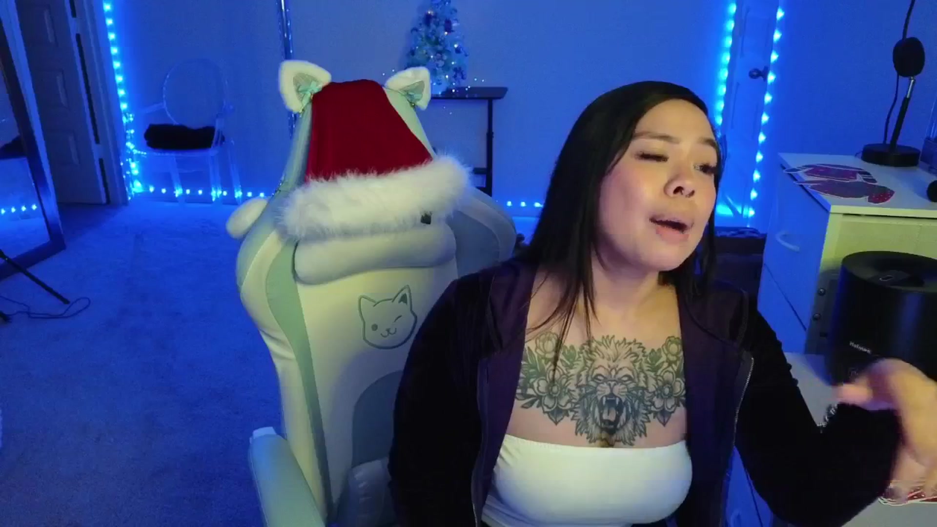 Gallery image thumbnail from dolllface's myfreecams stream on, 12/15/2025, 10:56 image 9 of 20