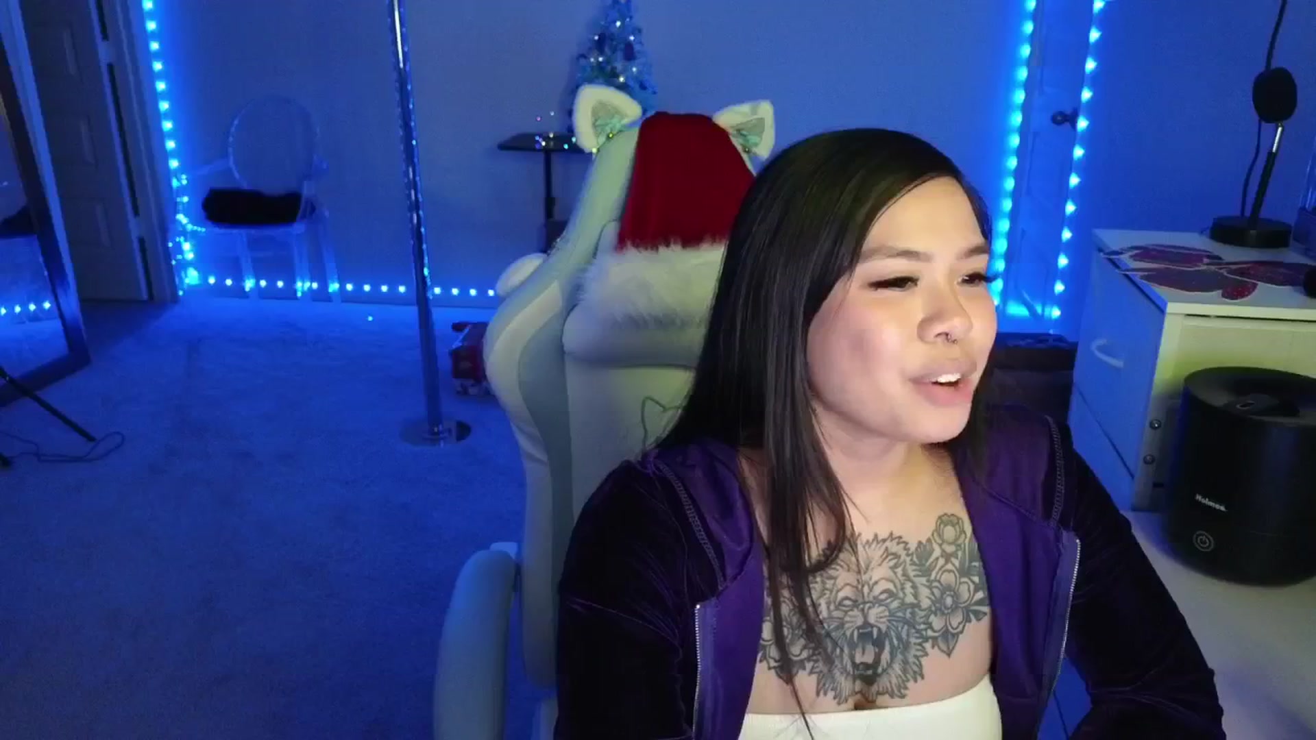 Gallery image thumbnail from dolllface's myfreecams stream on, 12/15/2025, 10:56 image 13 of 20