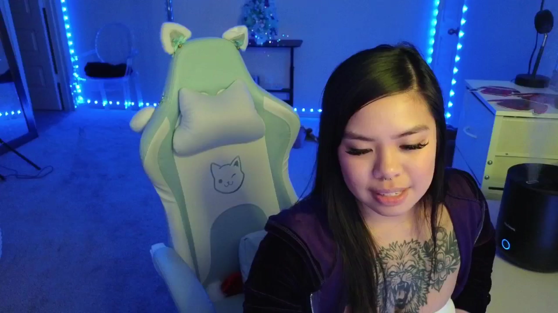 Gallery image thumbnail from dolllface's myfreecams stream on, 12/15/2025, 10:56 image 18 of 20