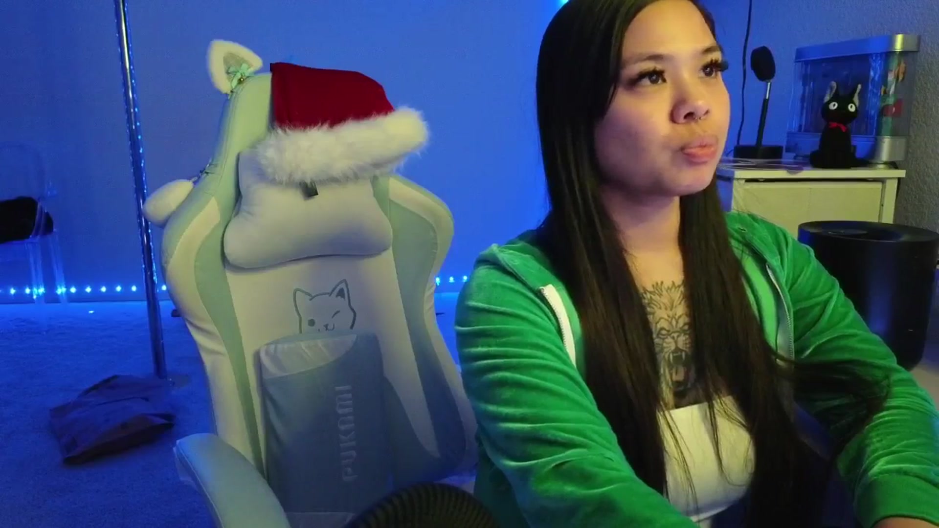 Gallery image thumbnail from dolllface's myfreecams stream on, 12/16/2025, 10:03 image 4 of 20