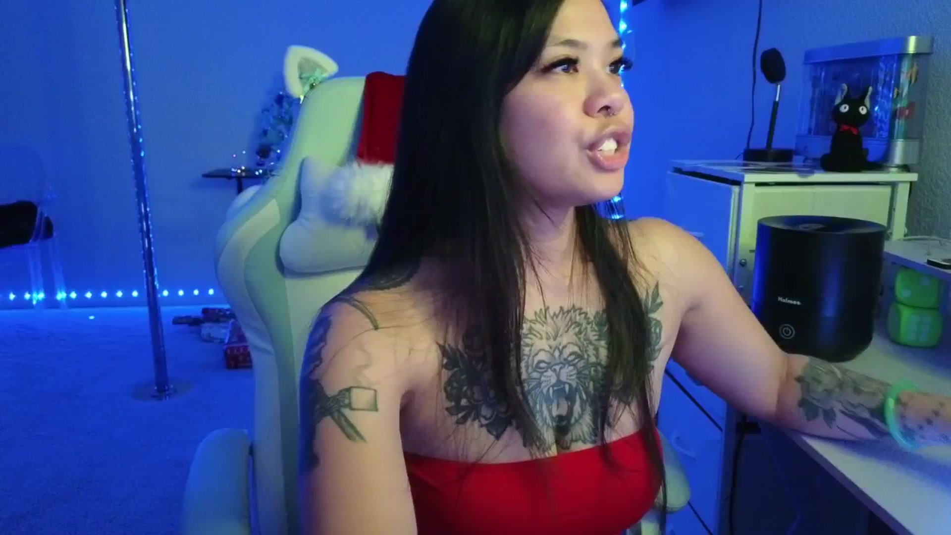 Gallery image thumbnail from dolllface's myfreecams stream on, 12/17/2025, 07:22 image 4 of 20