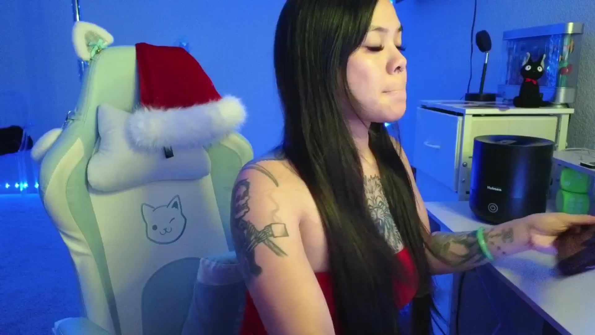 Gallery image thumbnail from dolllface's myfreecams stream on, 12/17/2025, 07:22 image 2 of 20