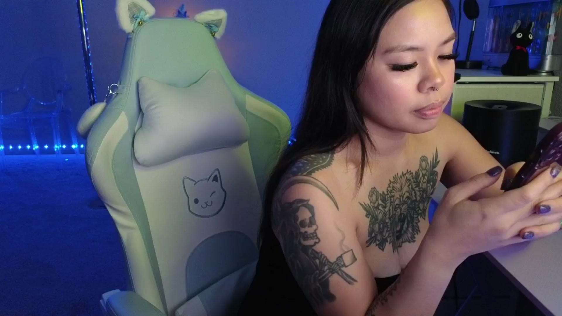 Gallery image thumbnail from dolllface's myfreecams stream on, 12/19/2025, 07:32 image 1 of 20
