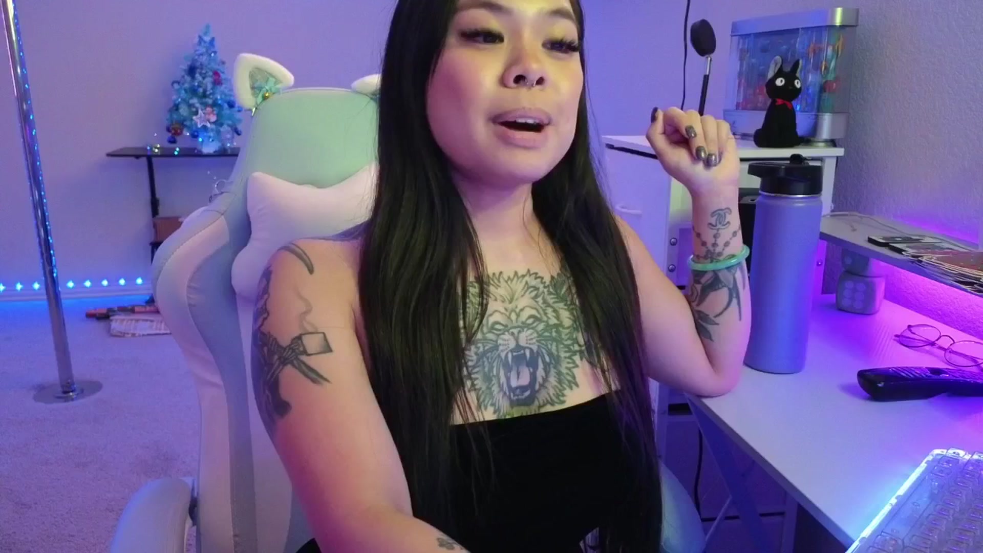 Gallery image thumbnail from dolllface's myfreecams stream on, 12/19/2025, 12:02 image 20 of 20