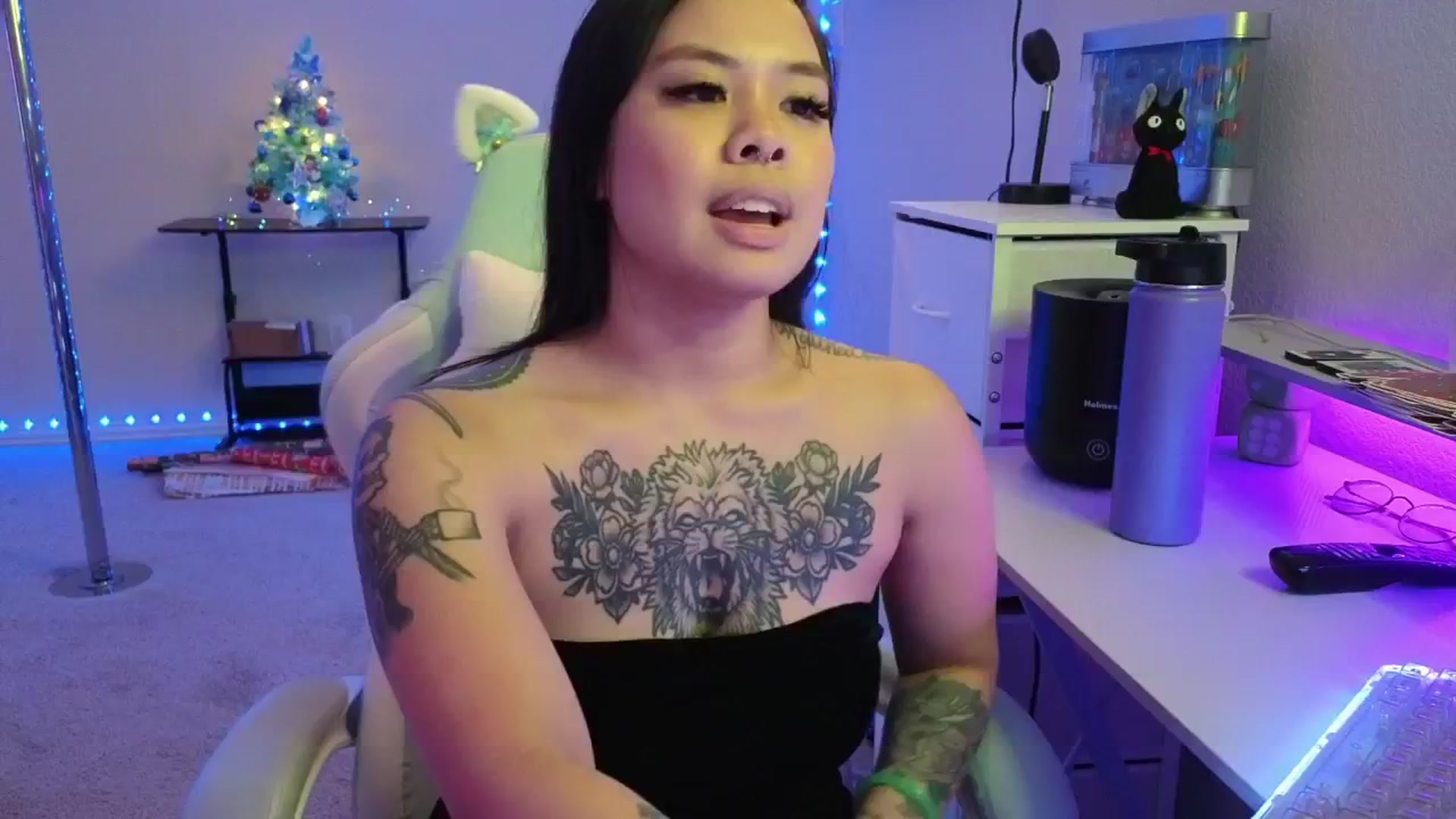 Gallery image thumbnail from dolllface's myfreecams stream on, 12/19/2025, 12:02 image 15 of 20