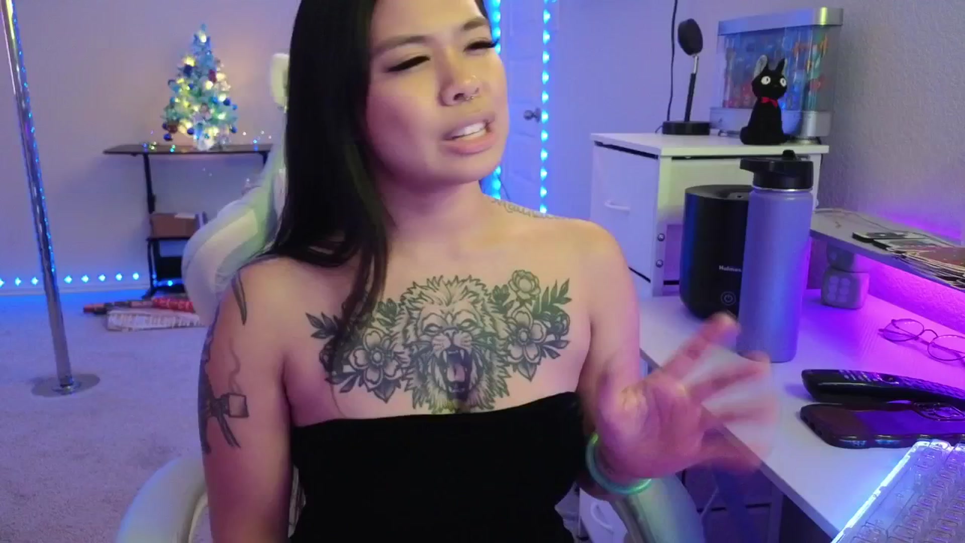 Gallery image thumbnail from dolllface's myfreecams stream on, 12/19/2025, 12:02 image 7 of 20