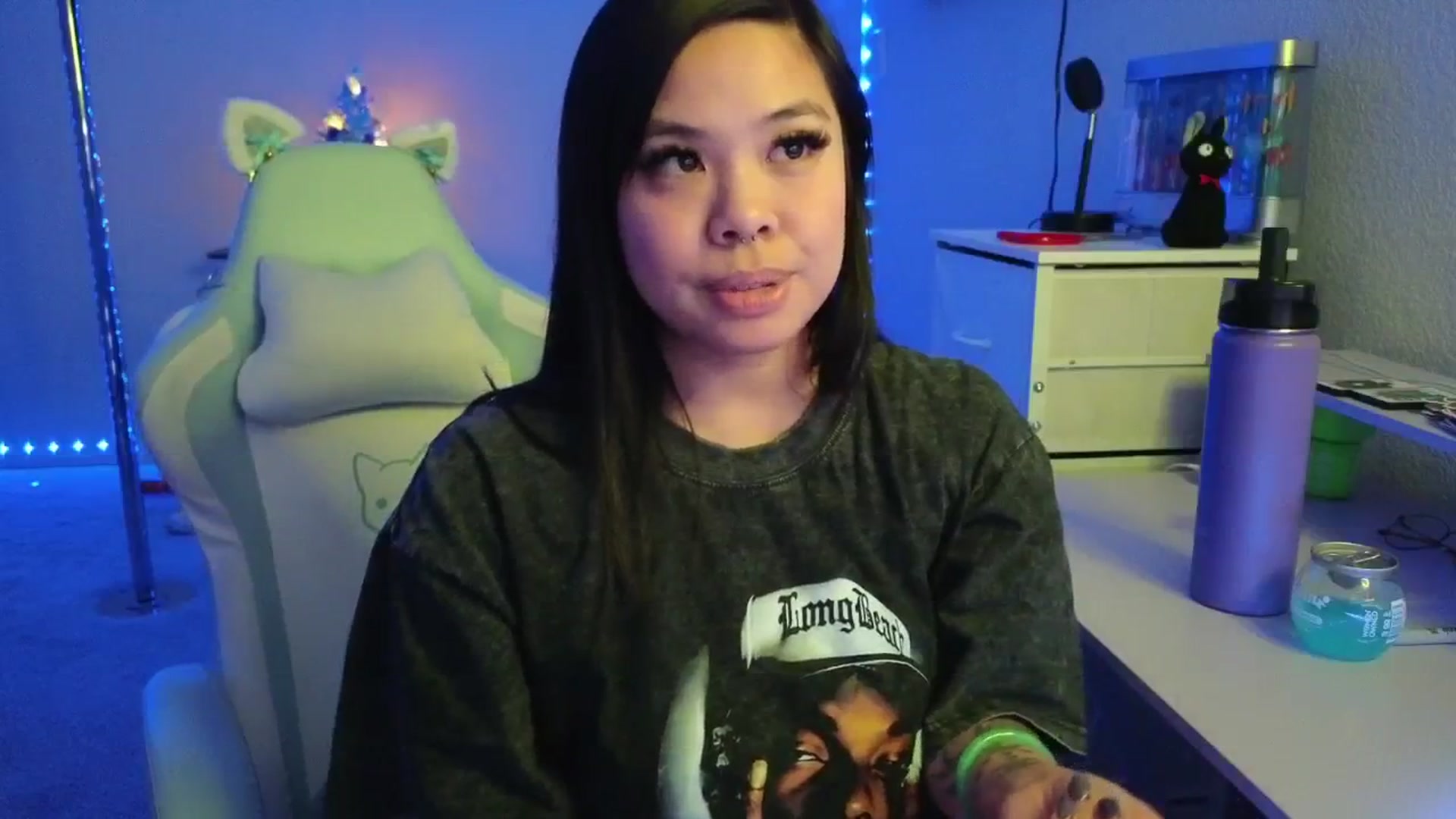 Gallery image thumbnail from dolllface's myfreecams stream on, 12/22/2025, 08:41 image 13 of 20
