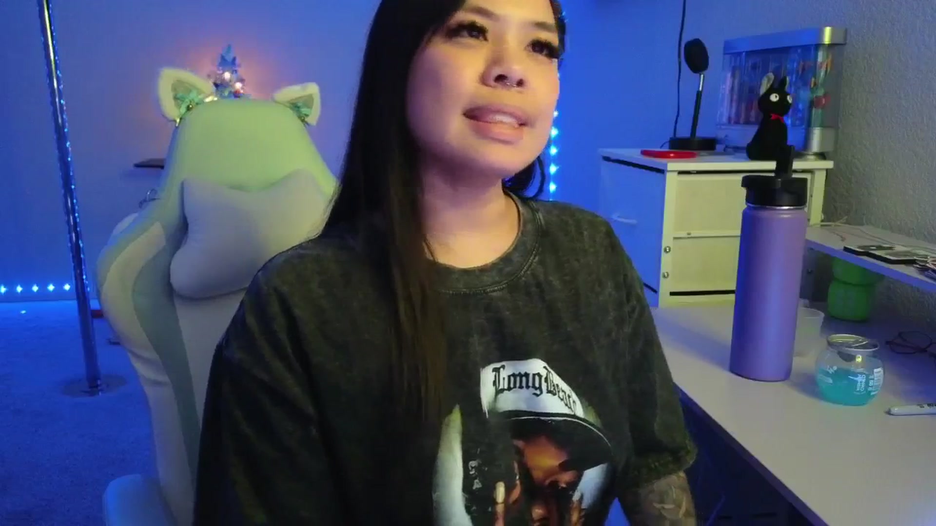 Gallery image thumbnail from dolllface's myfreecams stream on, 12/22/2025, 08:41 image 10 of 20