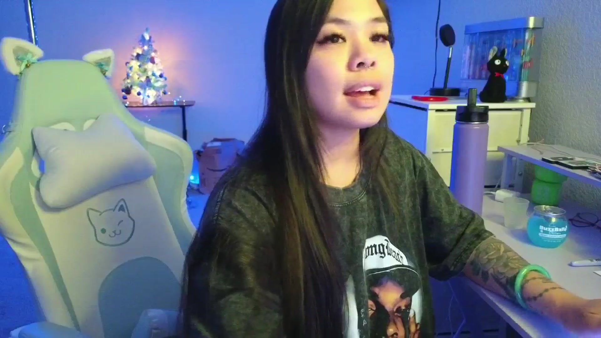 Gallery image thumbnail from dolllface's myfreecams stream on, 12/22/2025, 08:41 image 4 of 20