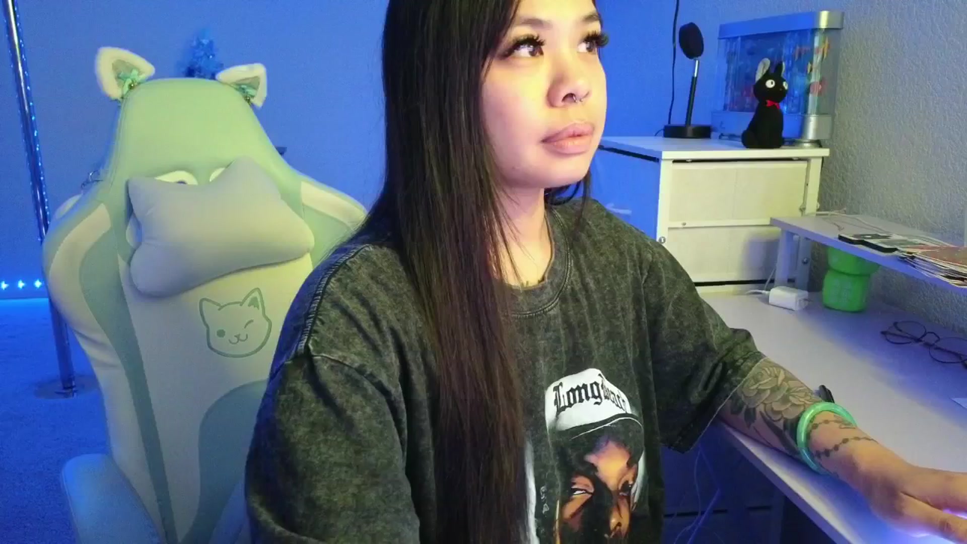 Gallery image thumbnail from dolllface's myfreecams stream on, 12/22/2025, 08:41 image 1 of 20