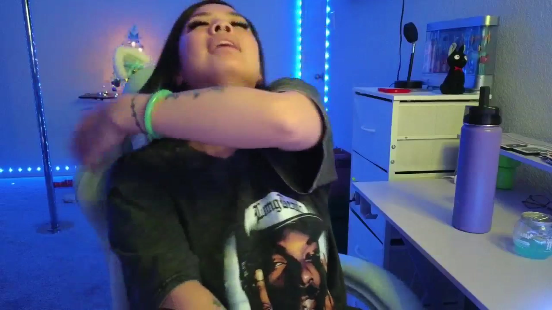 Gallery image thumbnail from dolllface's myfreecams stream on, 12/22/2025, 08:41 image 15 of 20