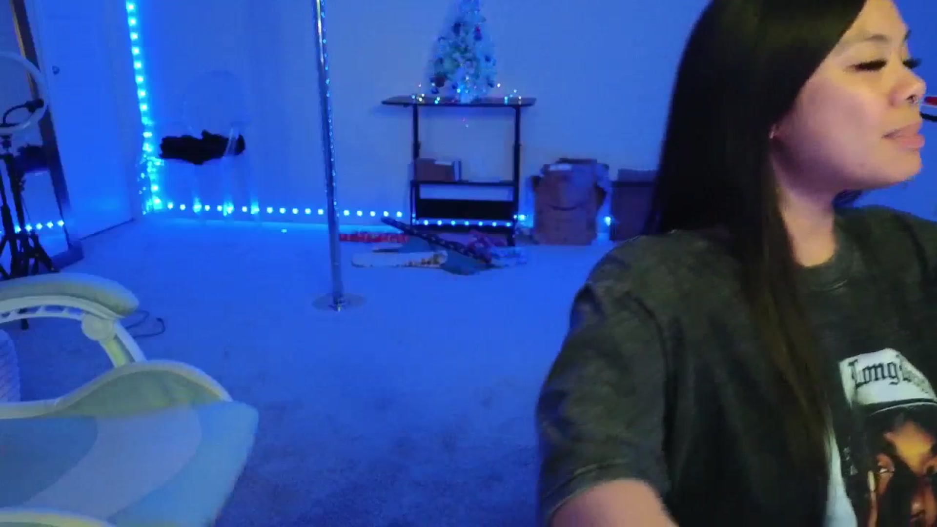 Gallery image thumbnail from dolllface's myfreecams stream on, 12/22/2025, 10:06 image 4 of 20