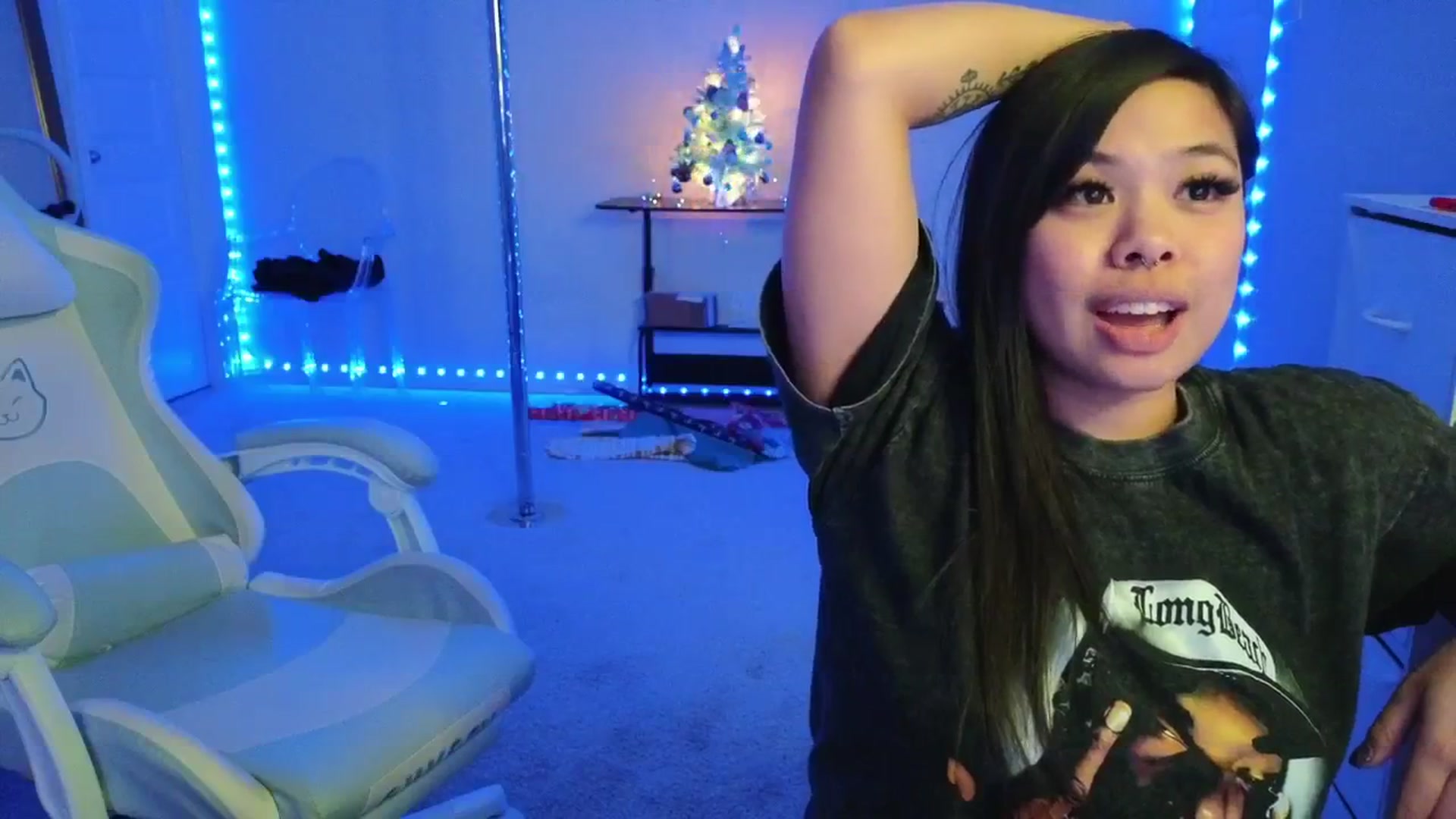 Gallery image thumbnail from dolllface's myfreecams stream on, 12/22/2025, 10:06 image 15 of 20