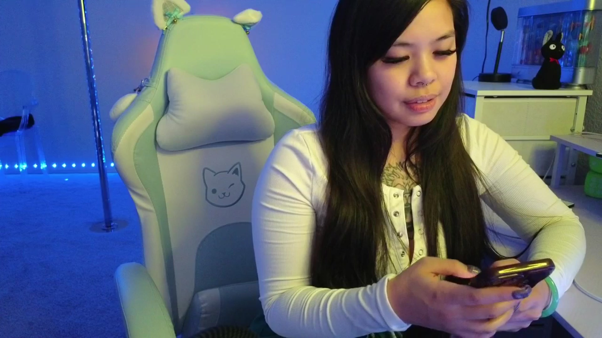 Gallery image thumbnail from dolllface's myfreecams stream on, 12/24/2025, 09:38 image 16 of 20