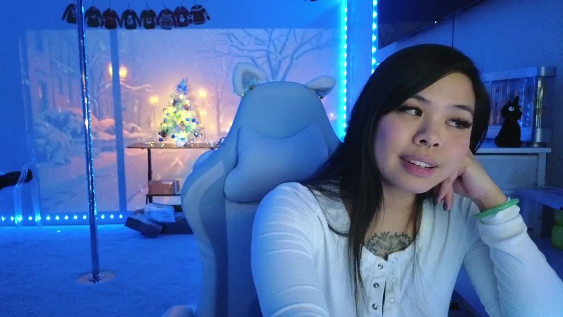 Gallery image thumbnail from dolllface's myfreecams stream on, 12/24/2025, 10:04 image 11 of 20