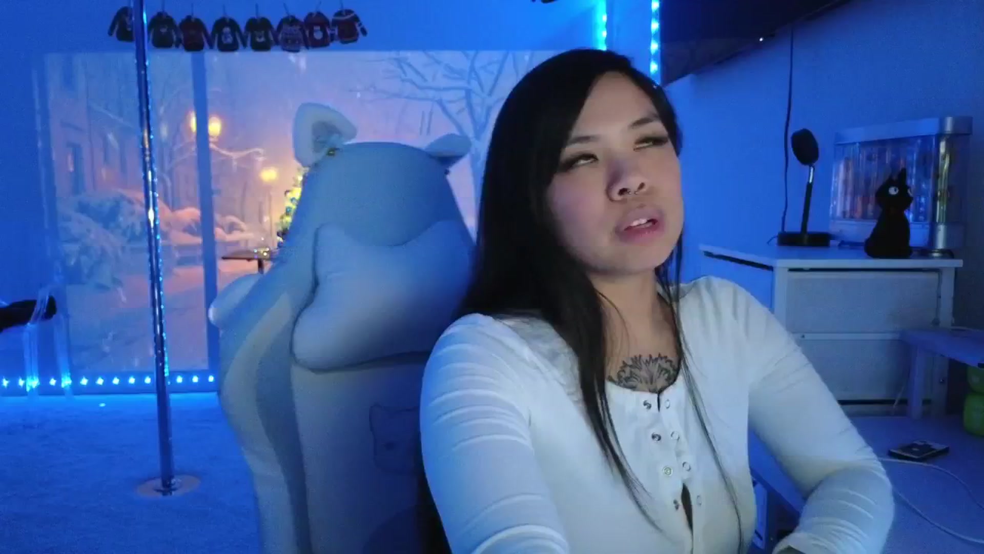 Gallery image thumbnail from dolllface's myfreecams stream on, 12/24/2025, 10:04 image 9 of 20