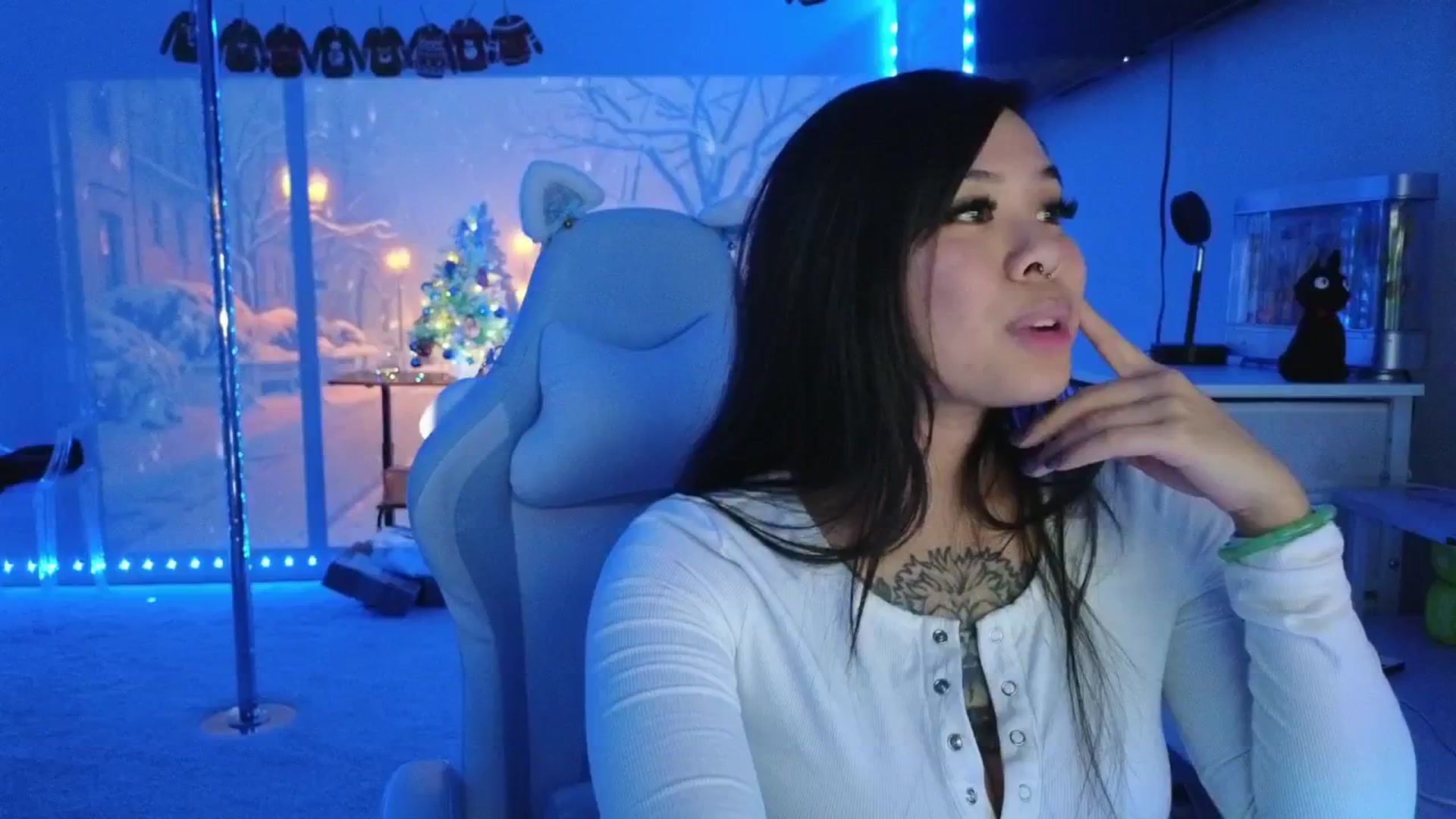 Gallery image thumbnail from dolllface's myfreecams stream on, 12/24/2025, 10:04 image 4 of 20