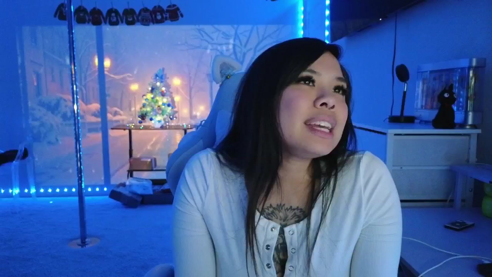 Gallery image thumbnail from dolllface's myfreecams stream on, 12/24/2025, 10:04 image 14 of 20