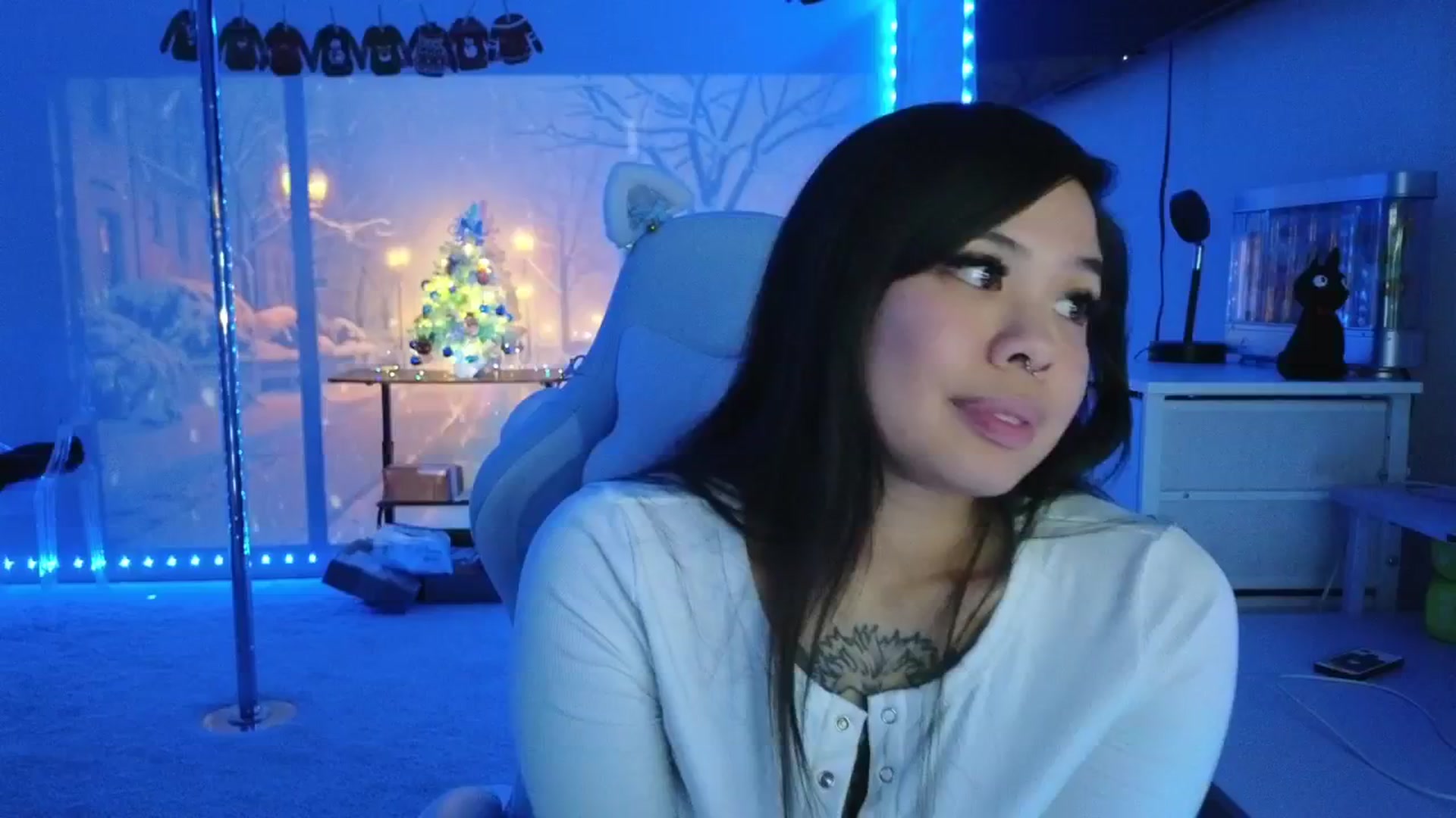 Gallery image thumbnail from dolllface's myfreecams stream on, 12/24/2025, 10:04 image 10 of 20